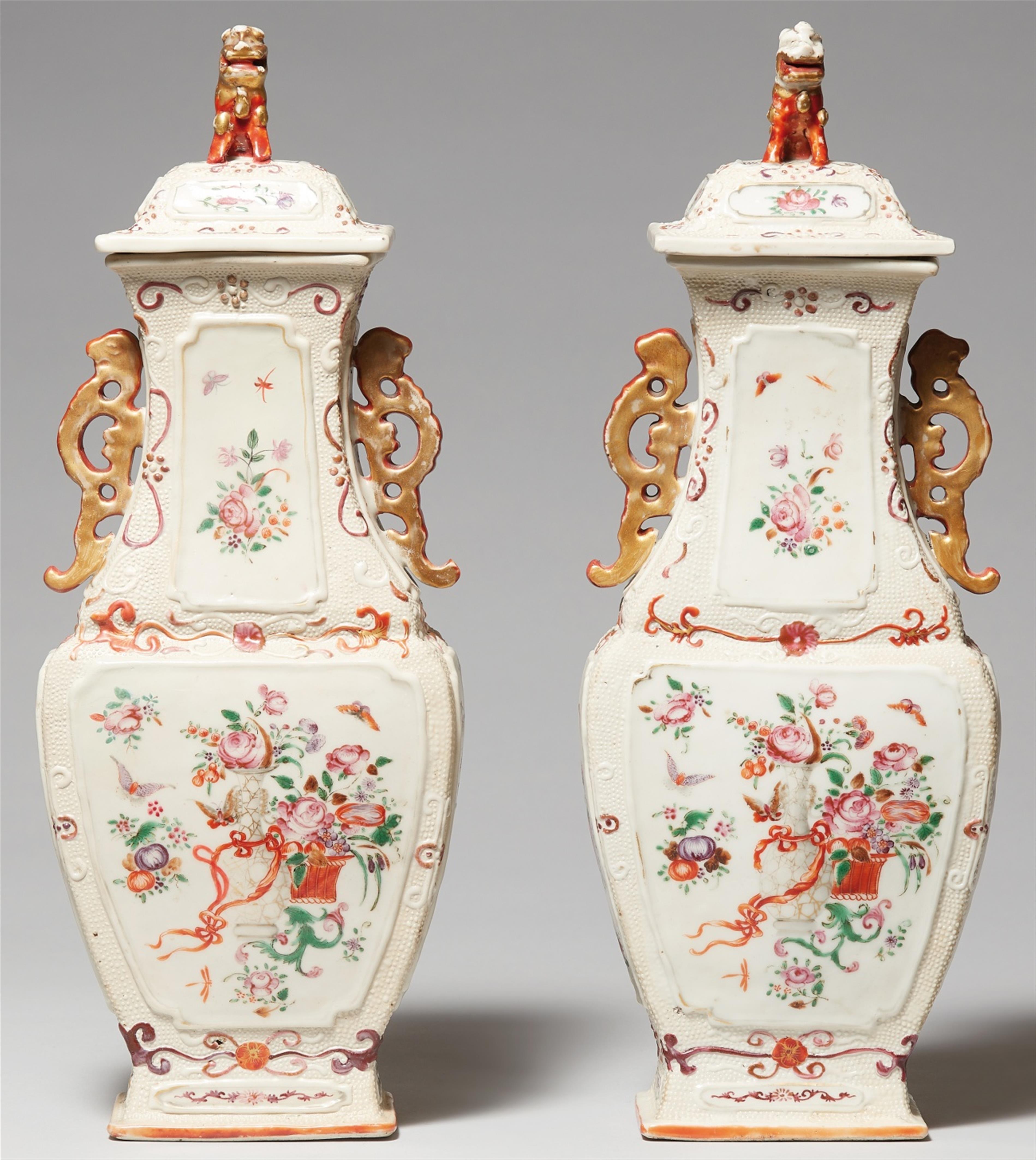 A pair of famille rose vases. 18th century - image-1