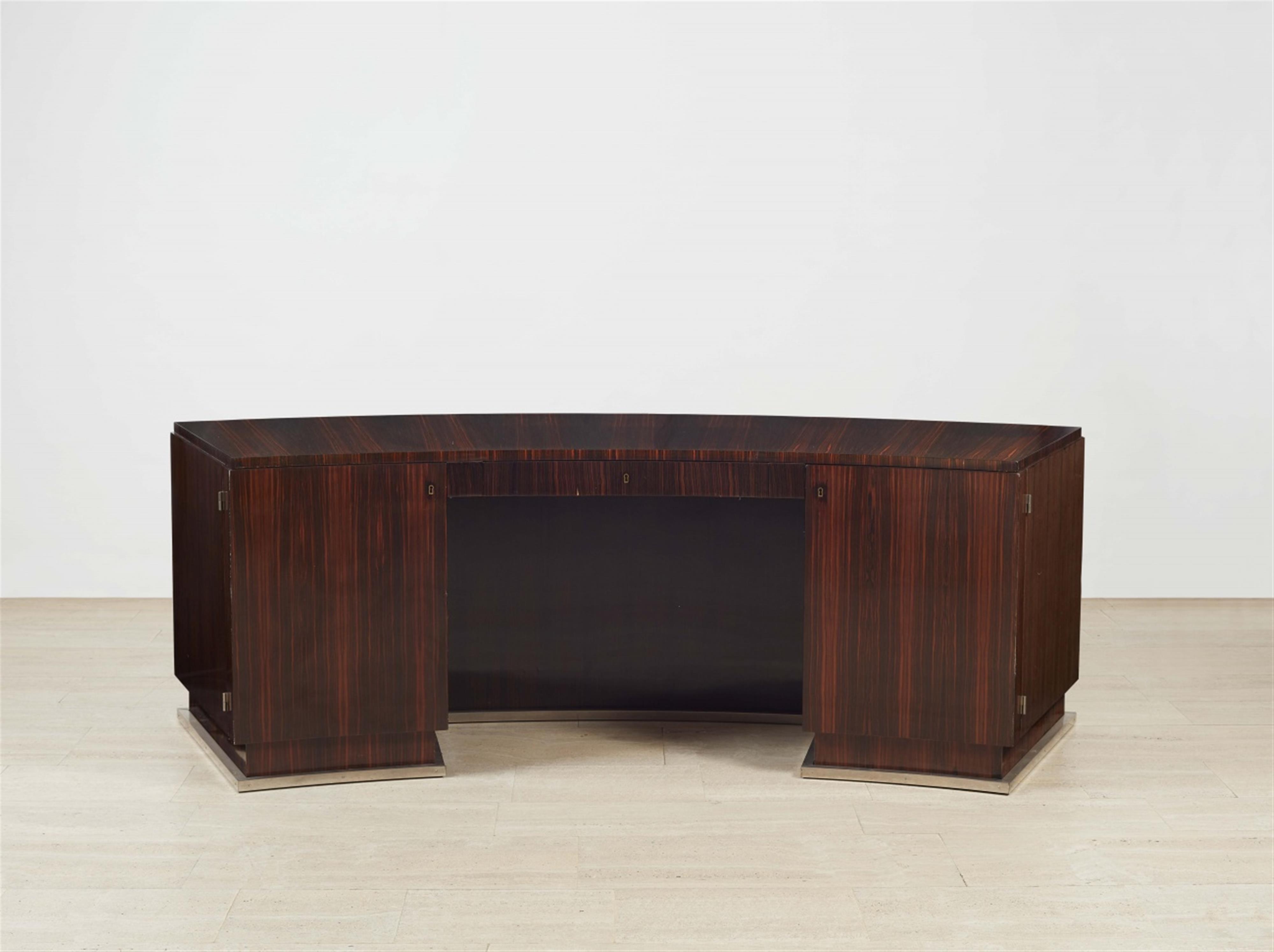 An important Art Deco gentlemen's writing table "Erasmus" - image-2