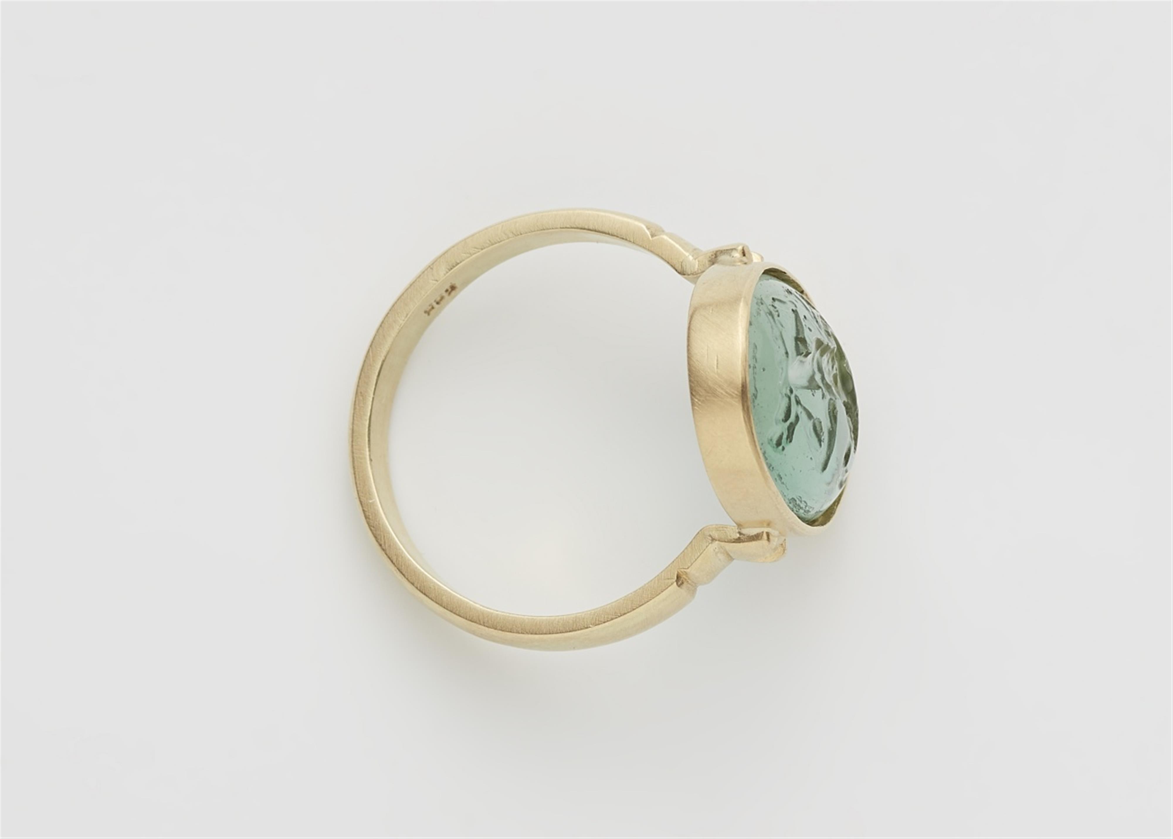 A 14k gold ring with a Neoclassical intaglio - image-2