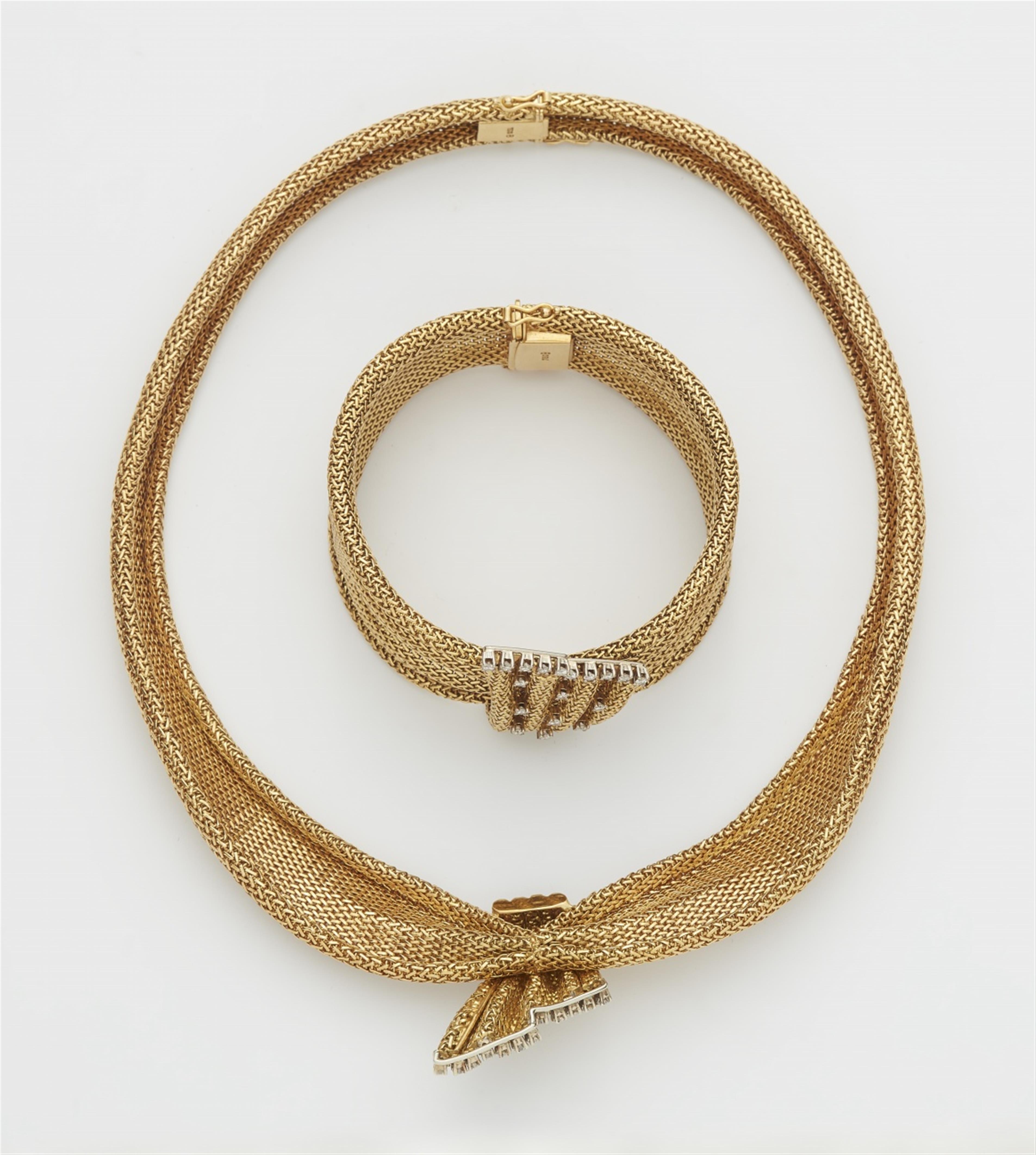 A woven 18k gold demi-parure - image-2