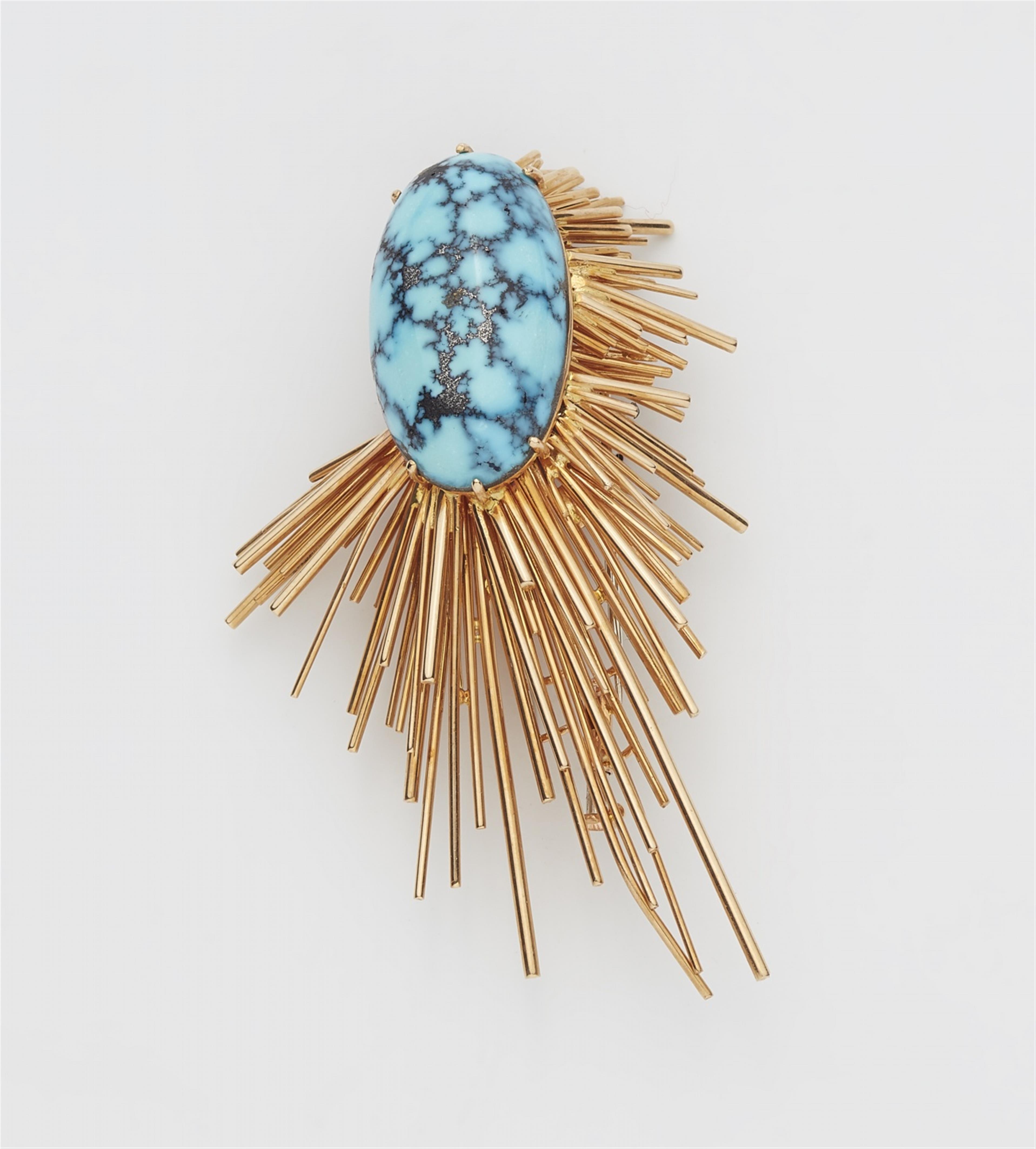An 18k gold and turquoise comet brooch - image-1