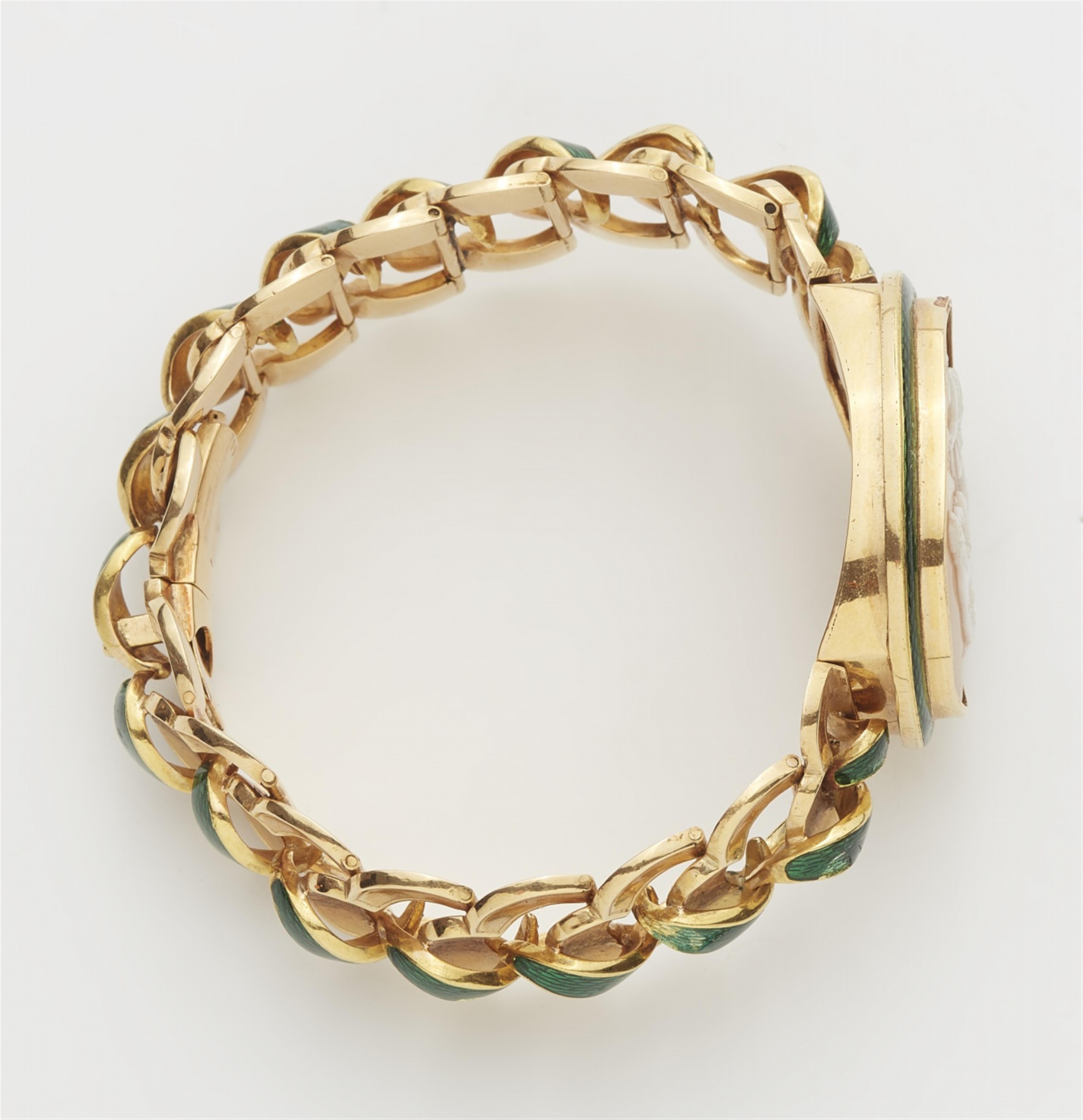 An 18k gold Louis Philippe cameo bracelet - image-2