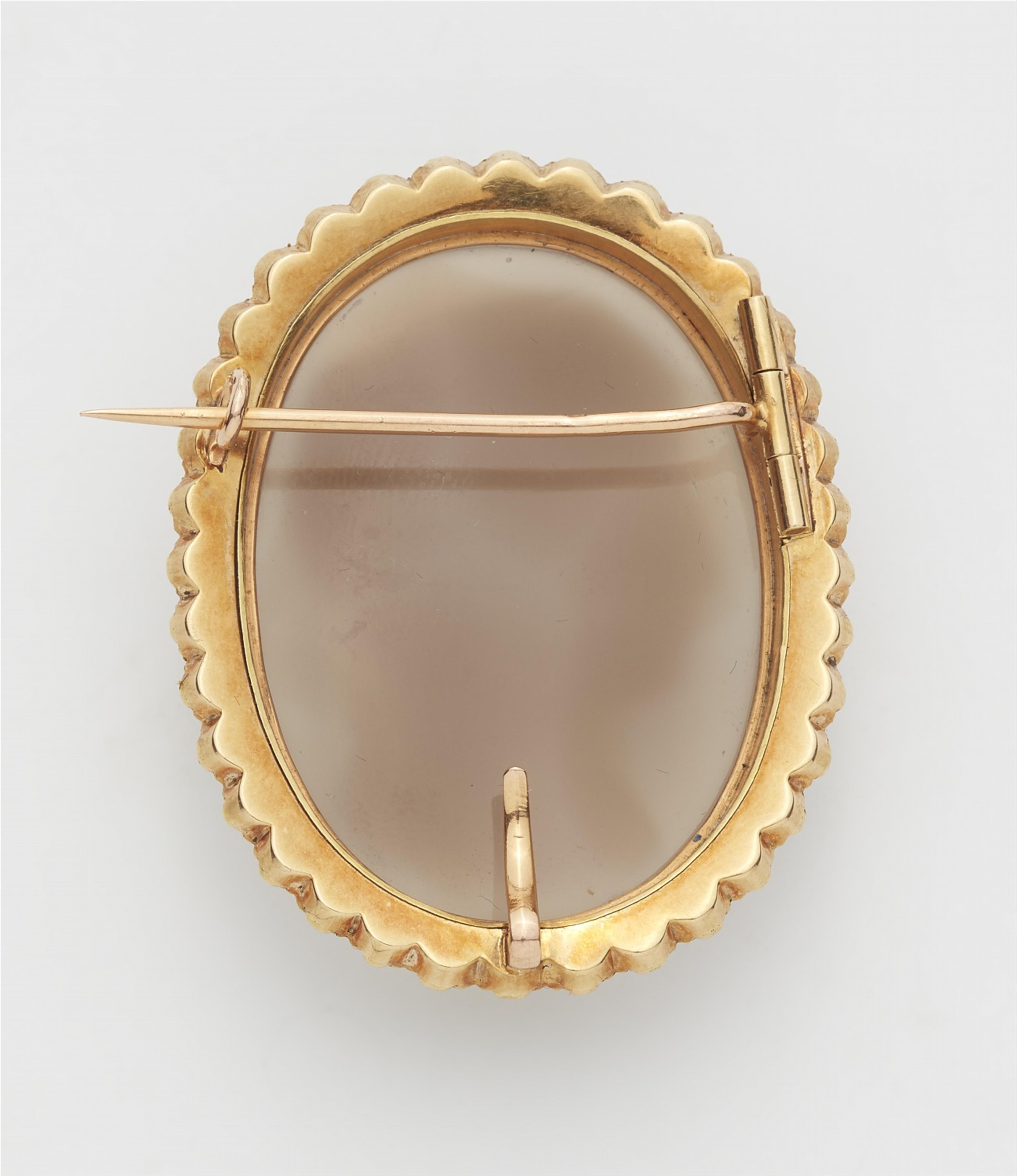 An 18k gold mounted agate cameo brooch - image-2