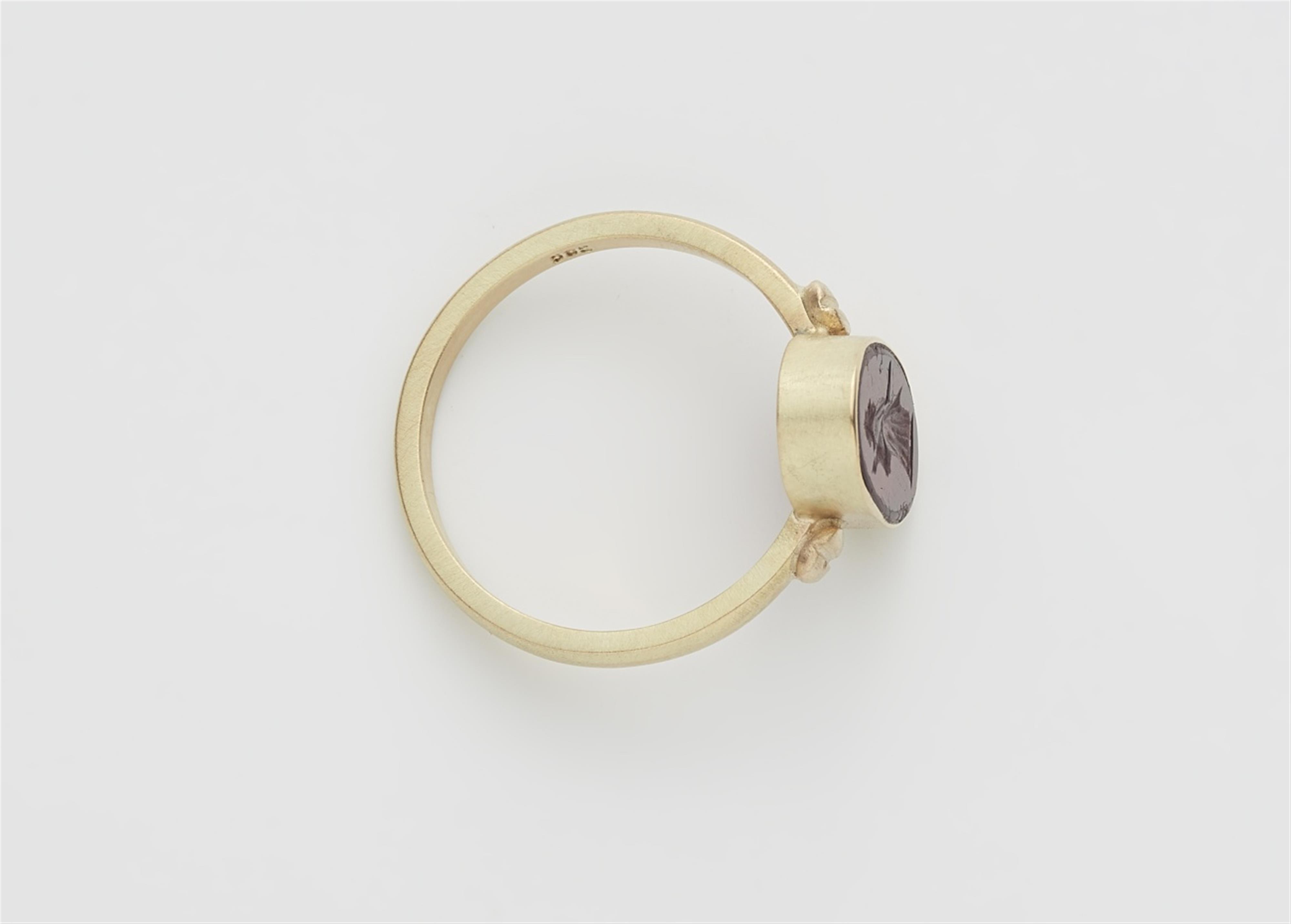 A 14k gold ring with a Hellenistic intaglio - image-2