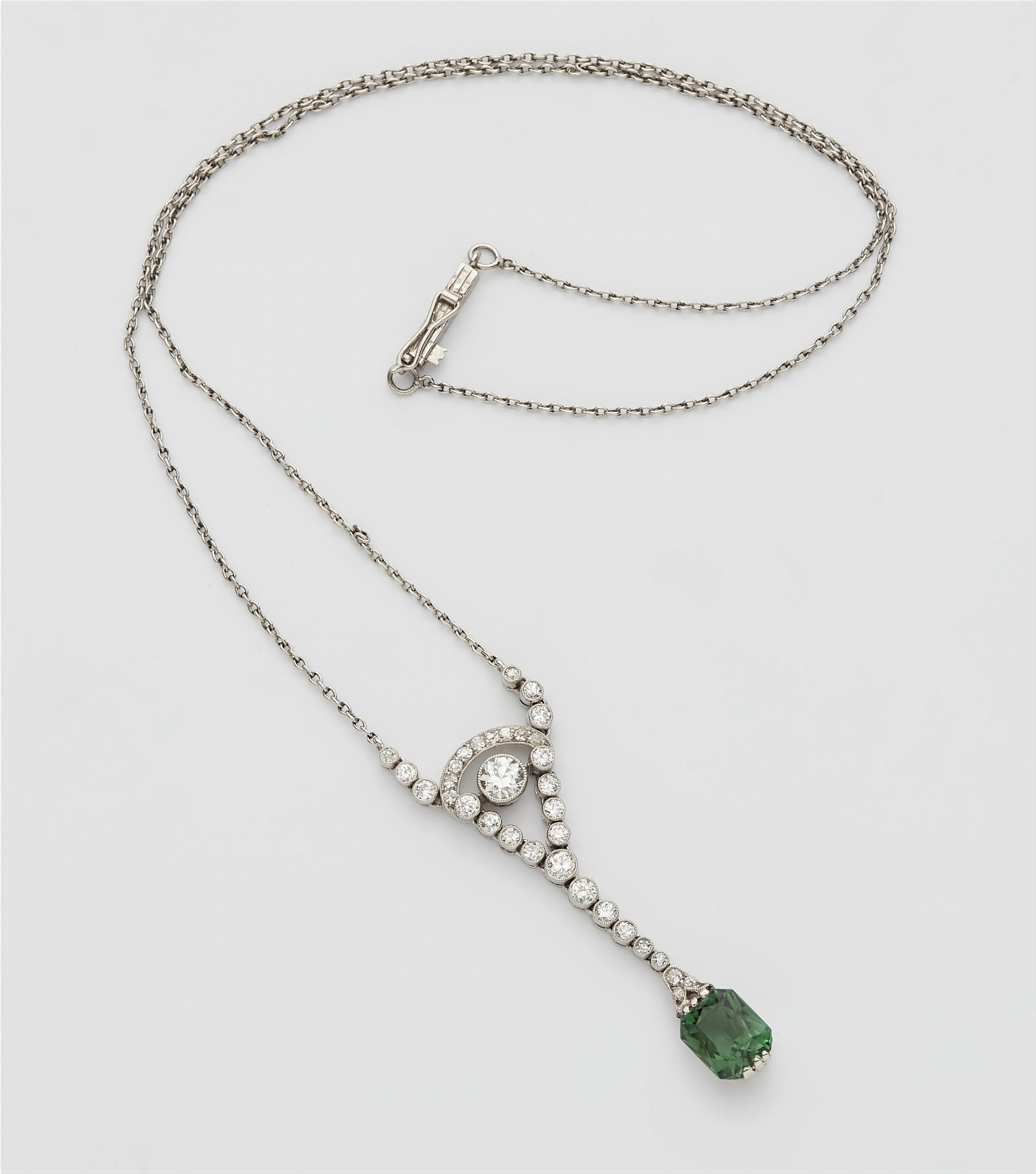 An 18k white gold and tourmaline collier negligé - image-3
