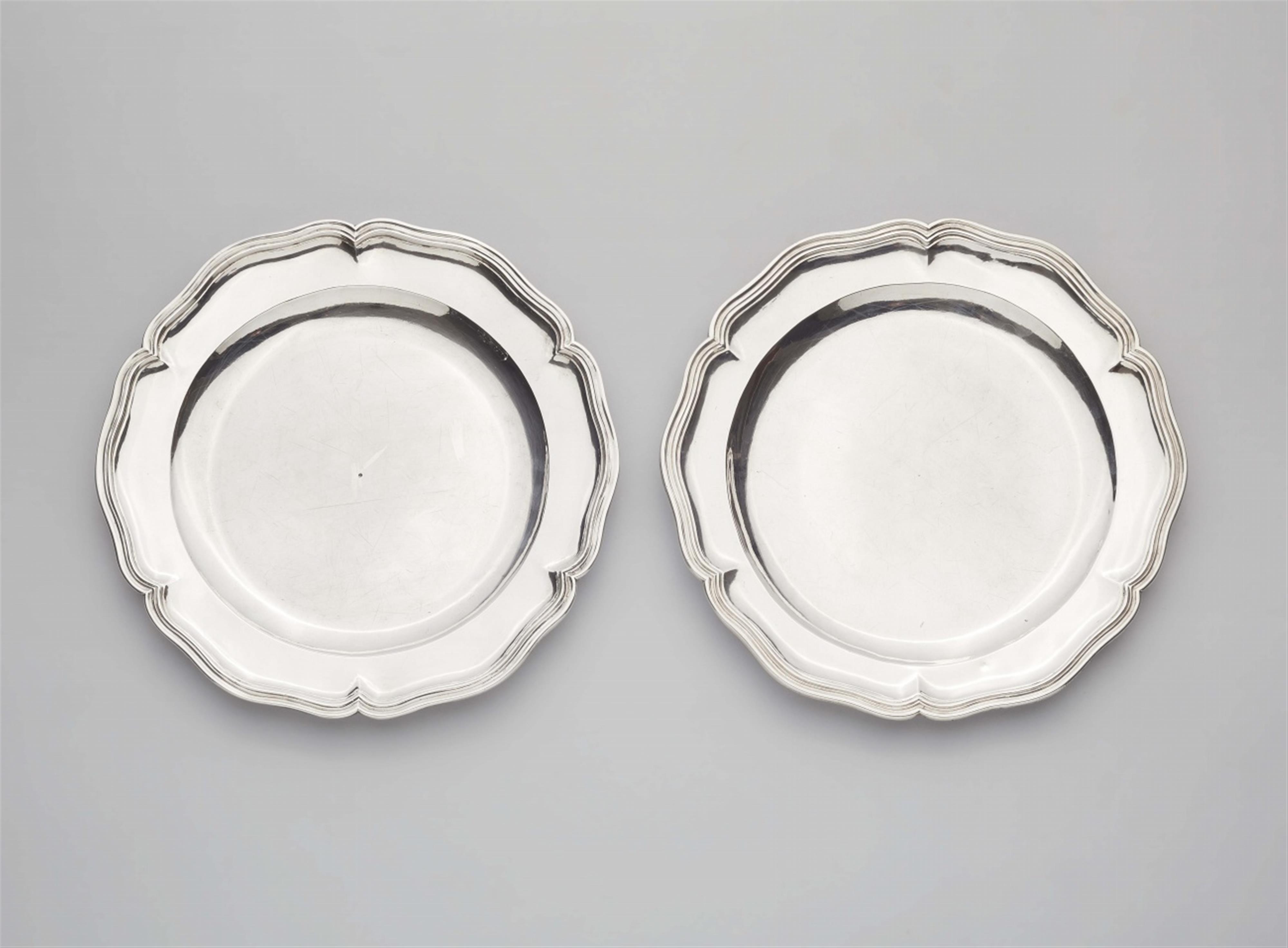 Two Roman silver plates - image-1