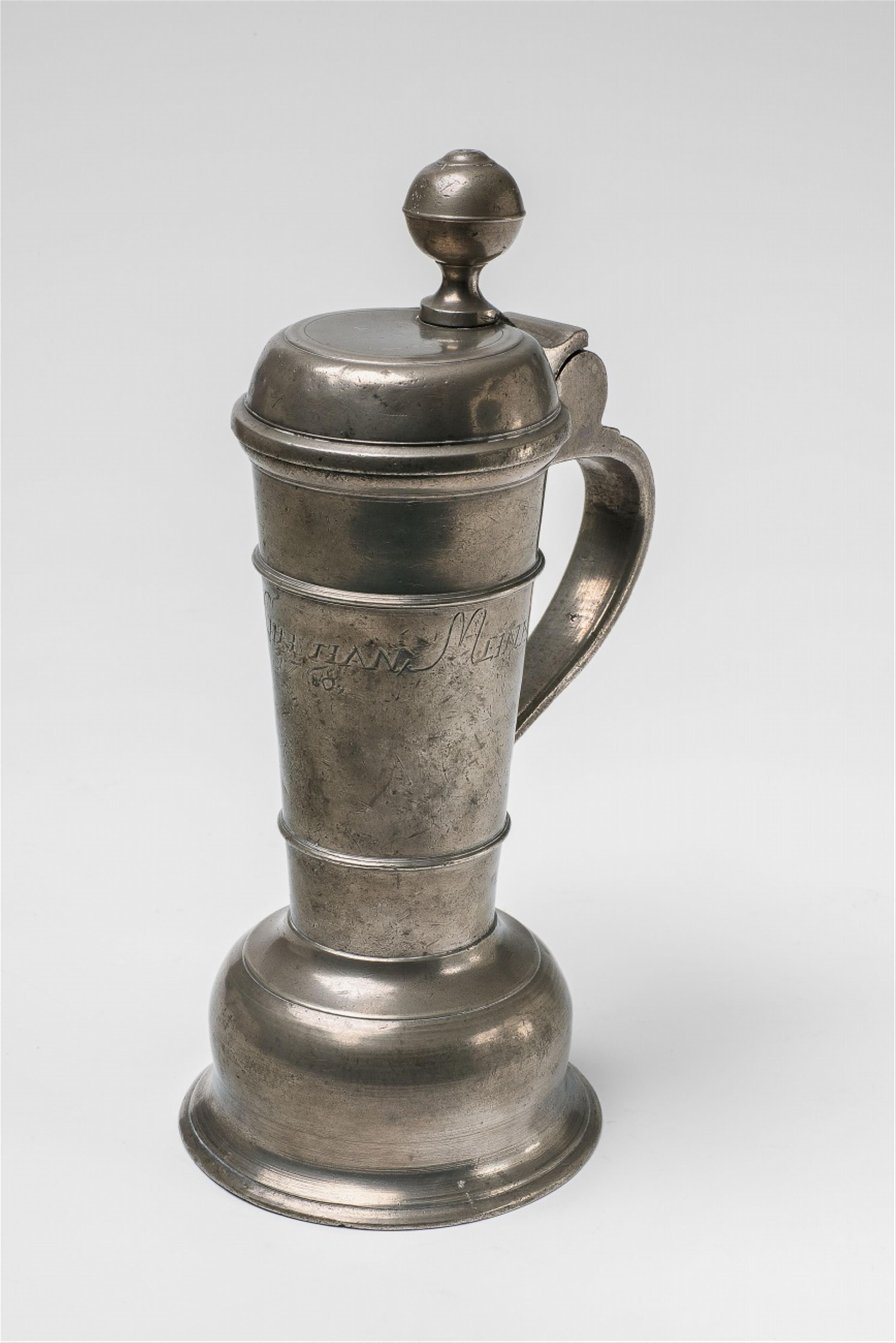 An engraved tin "röhrchen" tankard - image-1