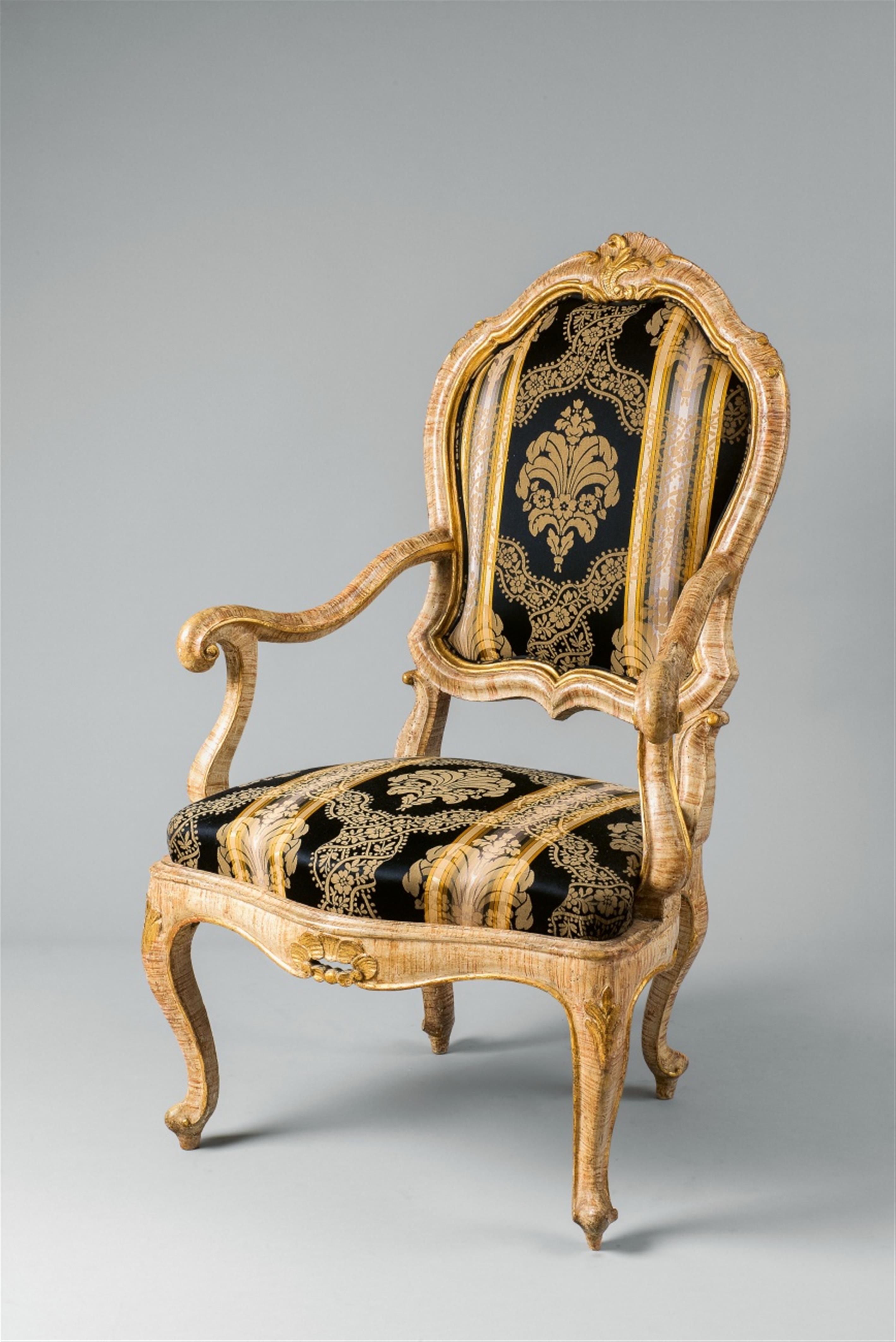 A poltrona veneziana armchair - image-1