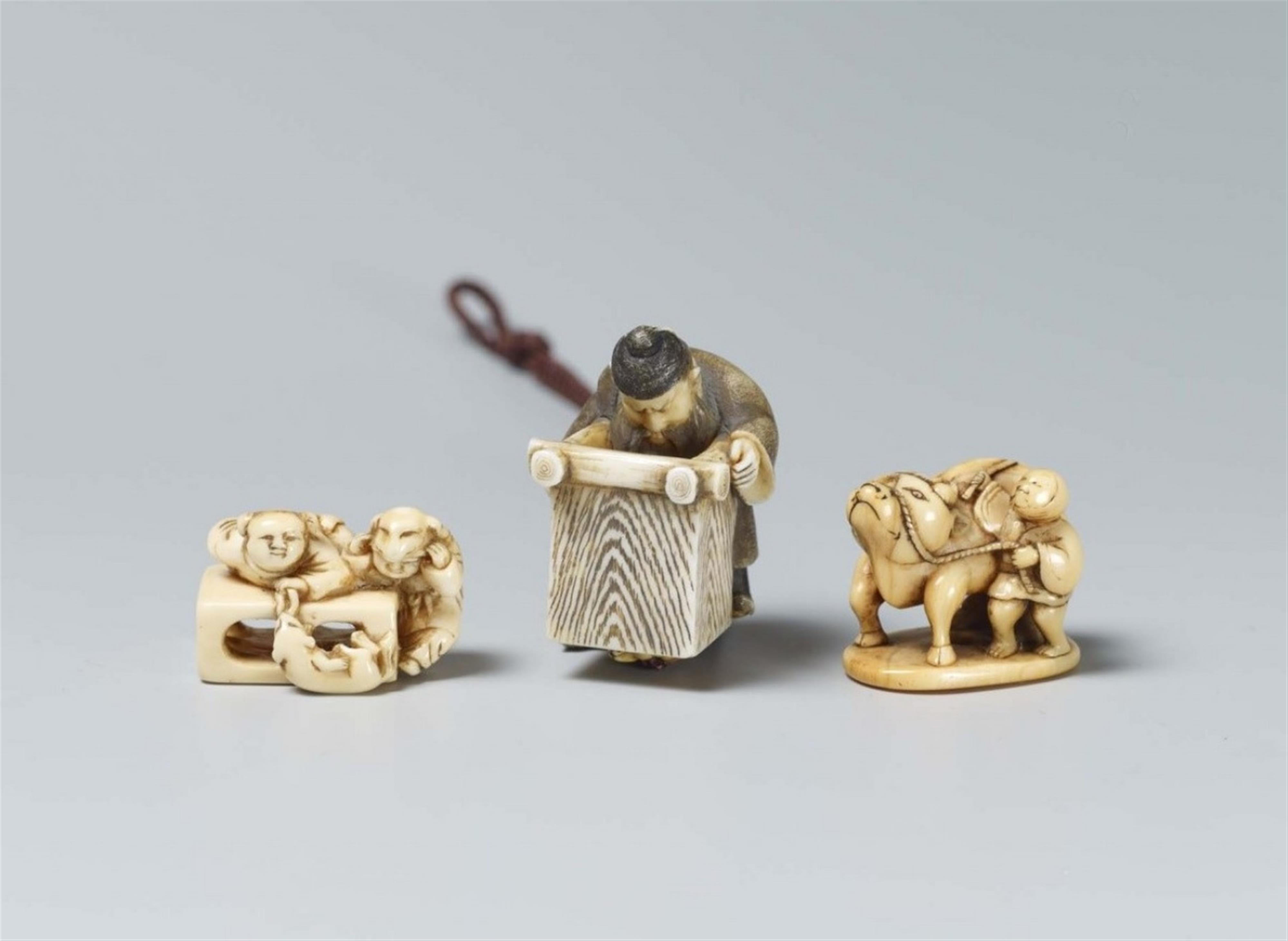 A group of three ivory netsuke. 19th/20th century - image-1