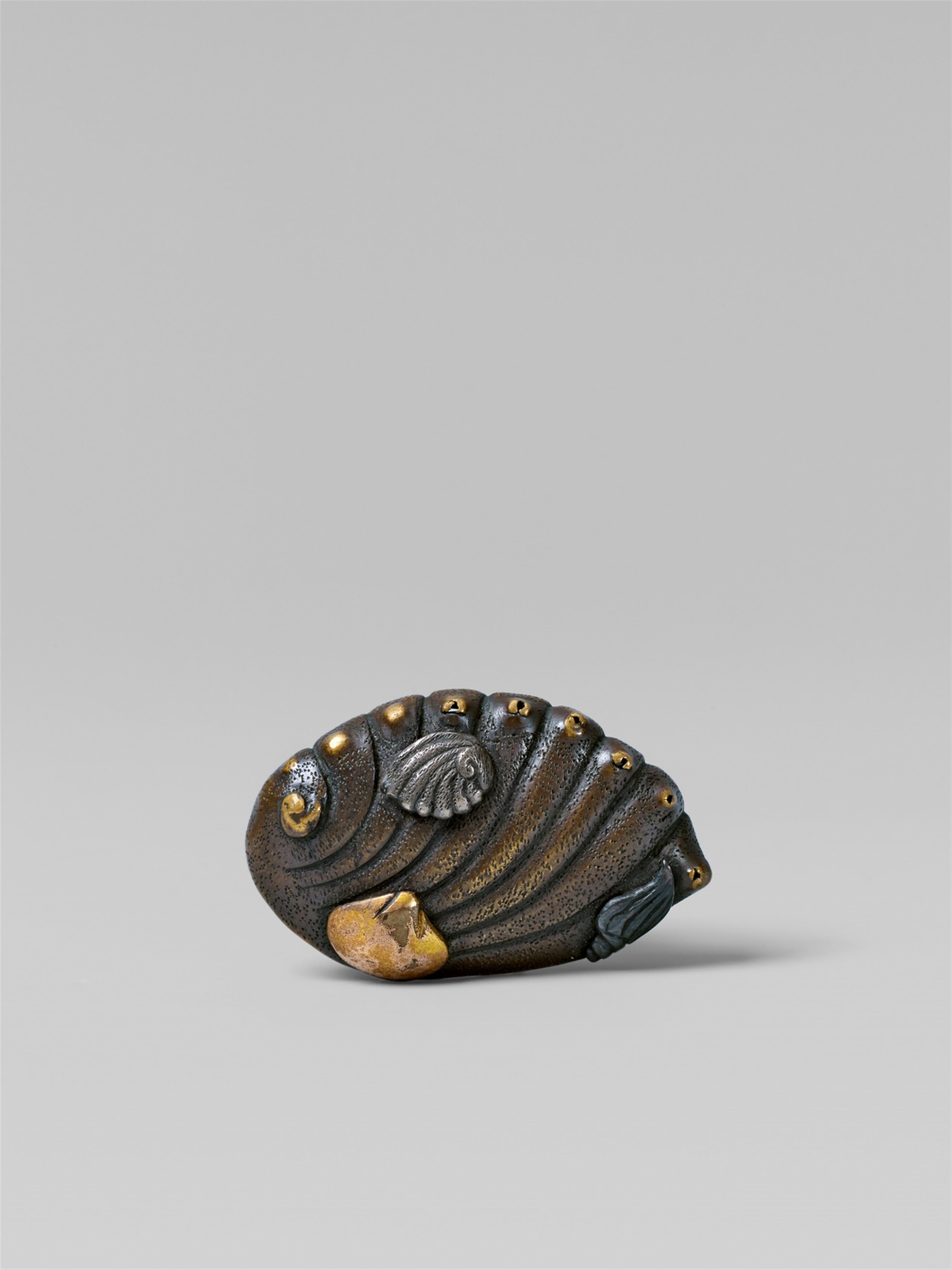 A mixed-metal manjû-type netsuke of an awabi. 19th century - image-1