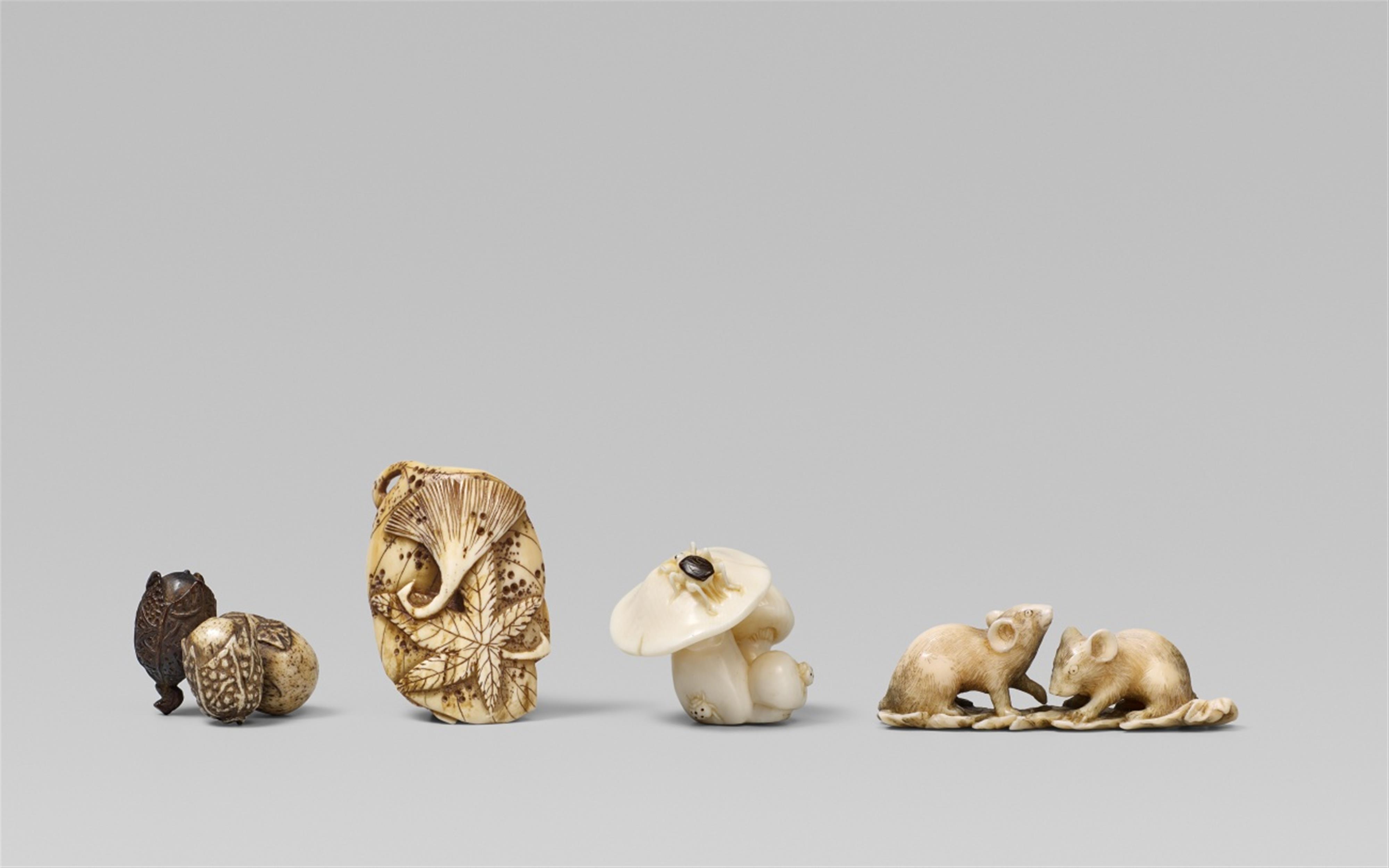 A group of four bone and wood netsuke. 19th/20th century - image-1