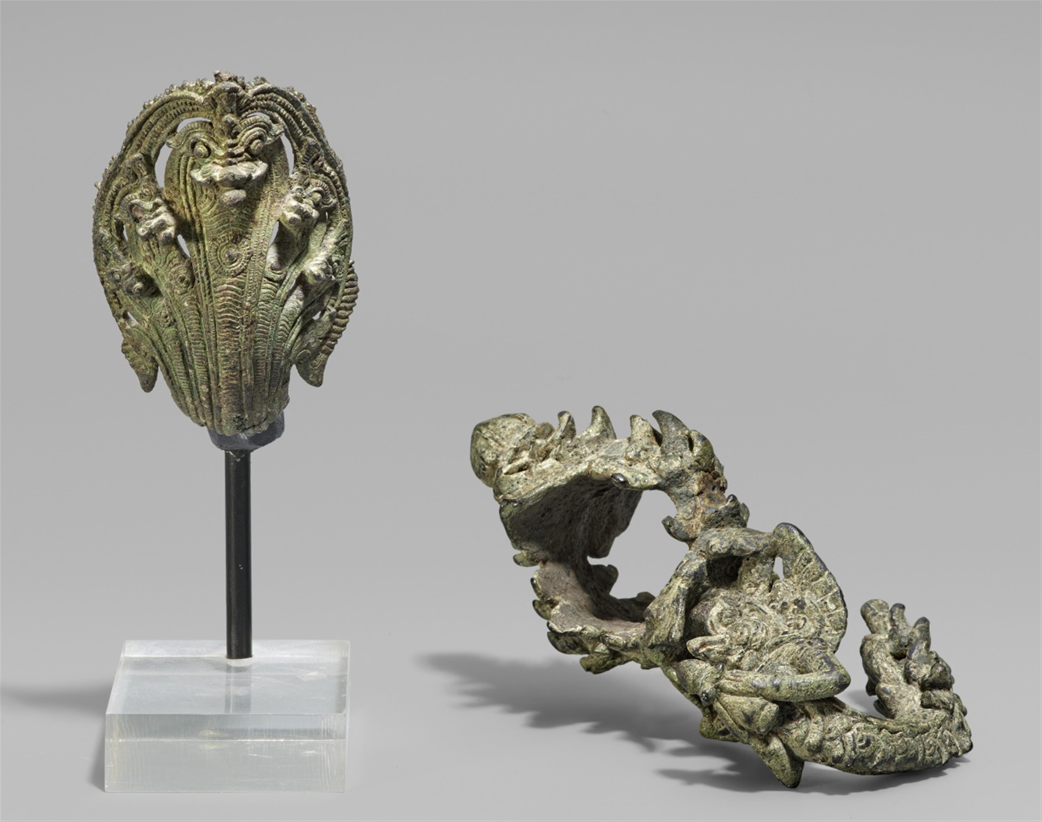 Two Khmer bronze pieces. Cambodia, Angkor Wat style. 12th century - image-1