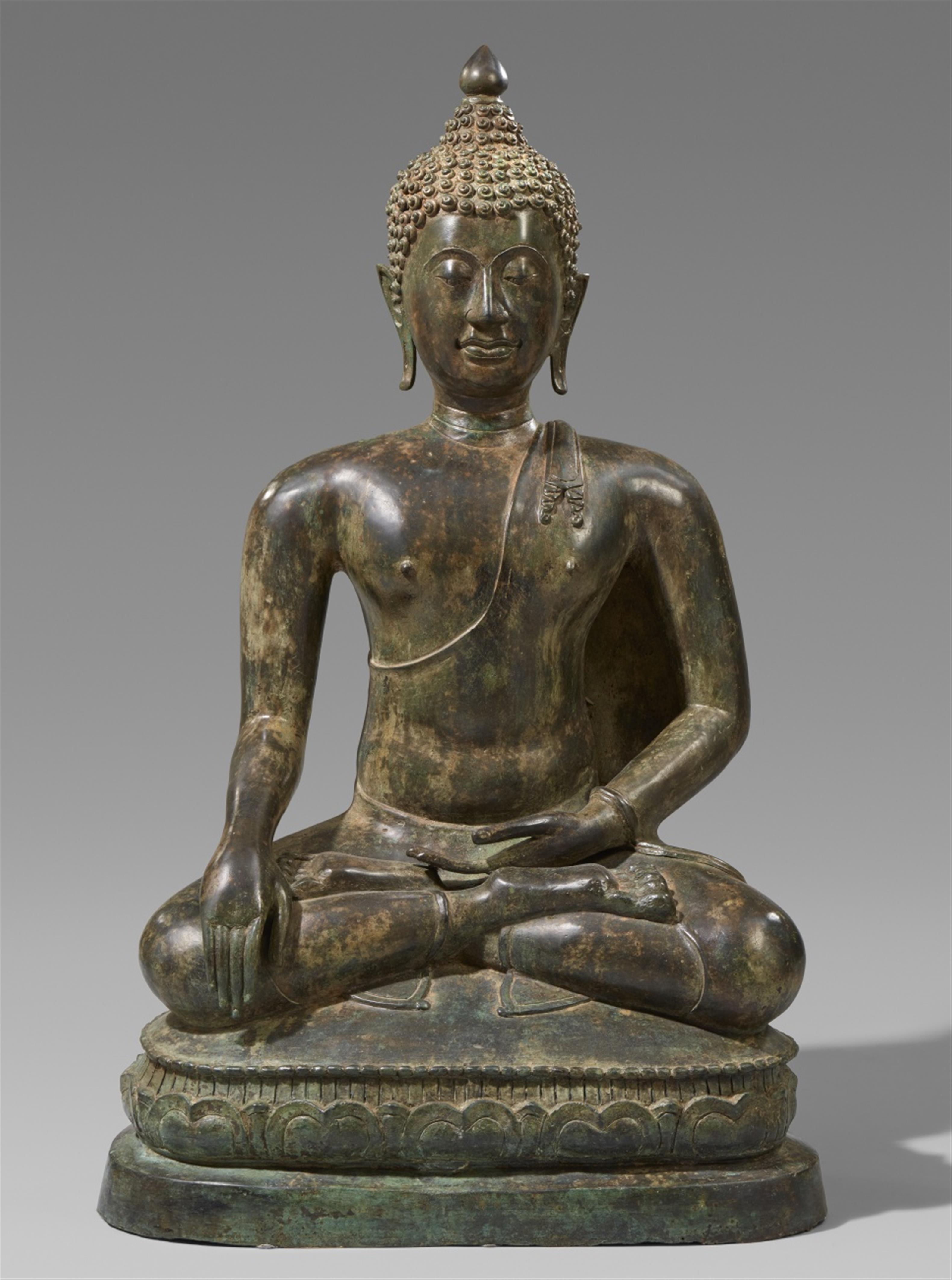 A very fine Northern Thai bronze figure of Buddha Maravijaya. 15th century - image-1