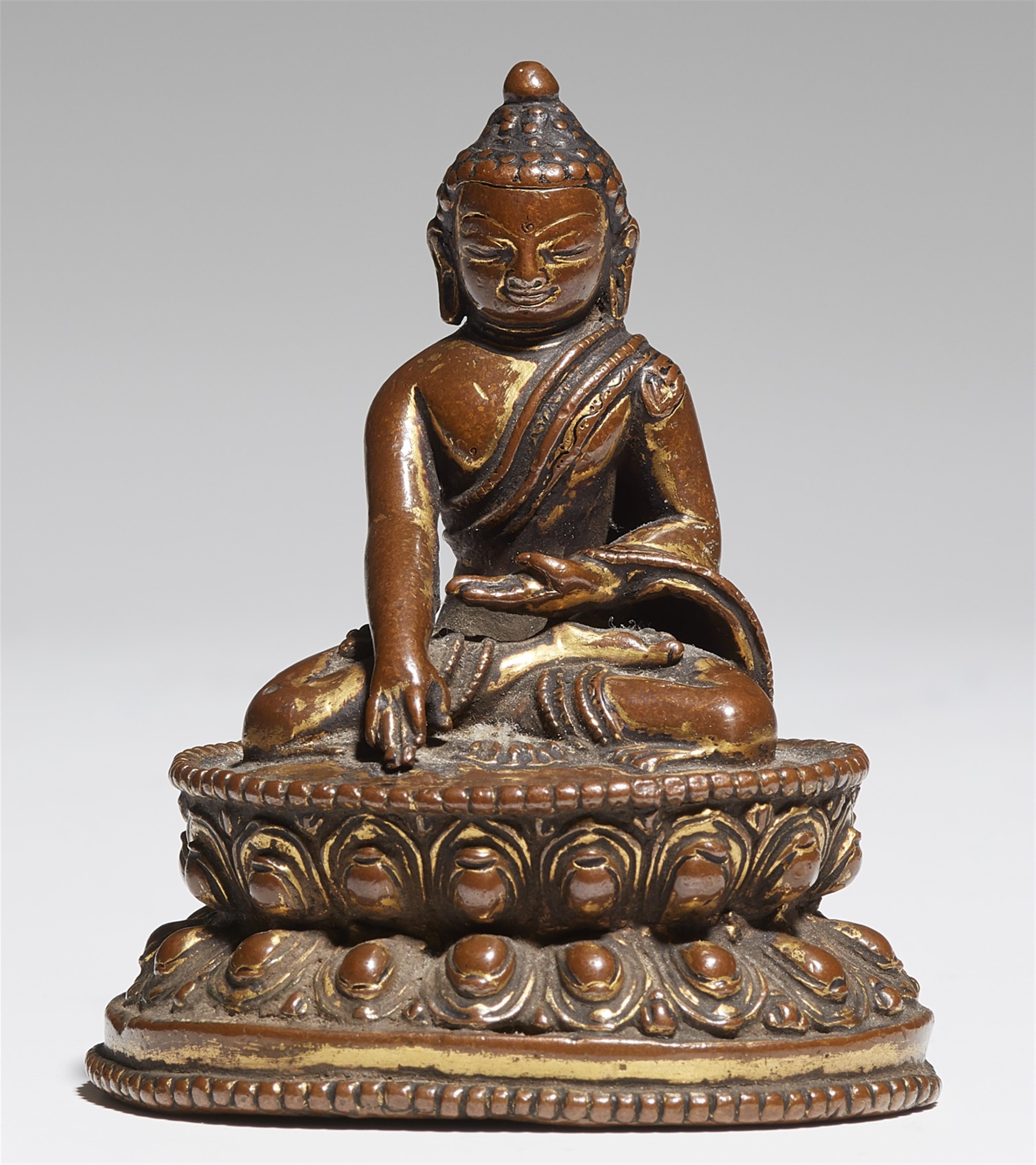 A small Nepalese bronze figure of Buddha Shakyamuni. 14th century - image-1