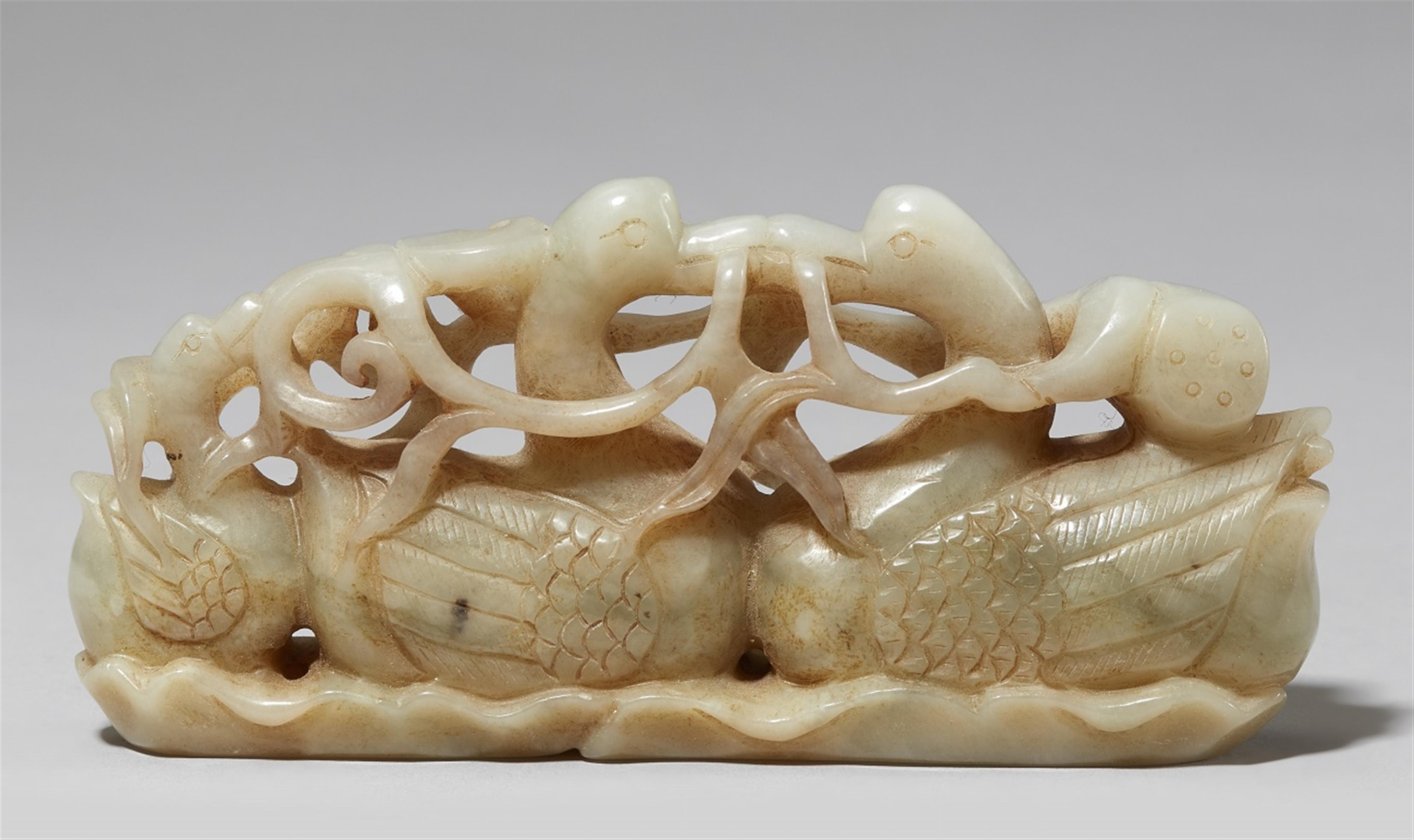 A greyish-green jade group of three ducks. 19th/20th century - image-1