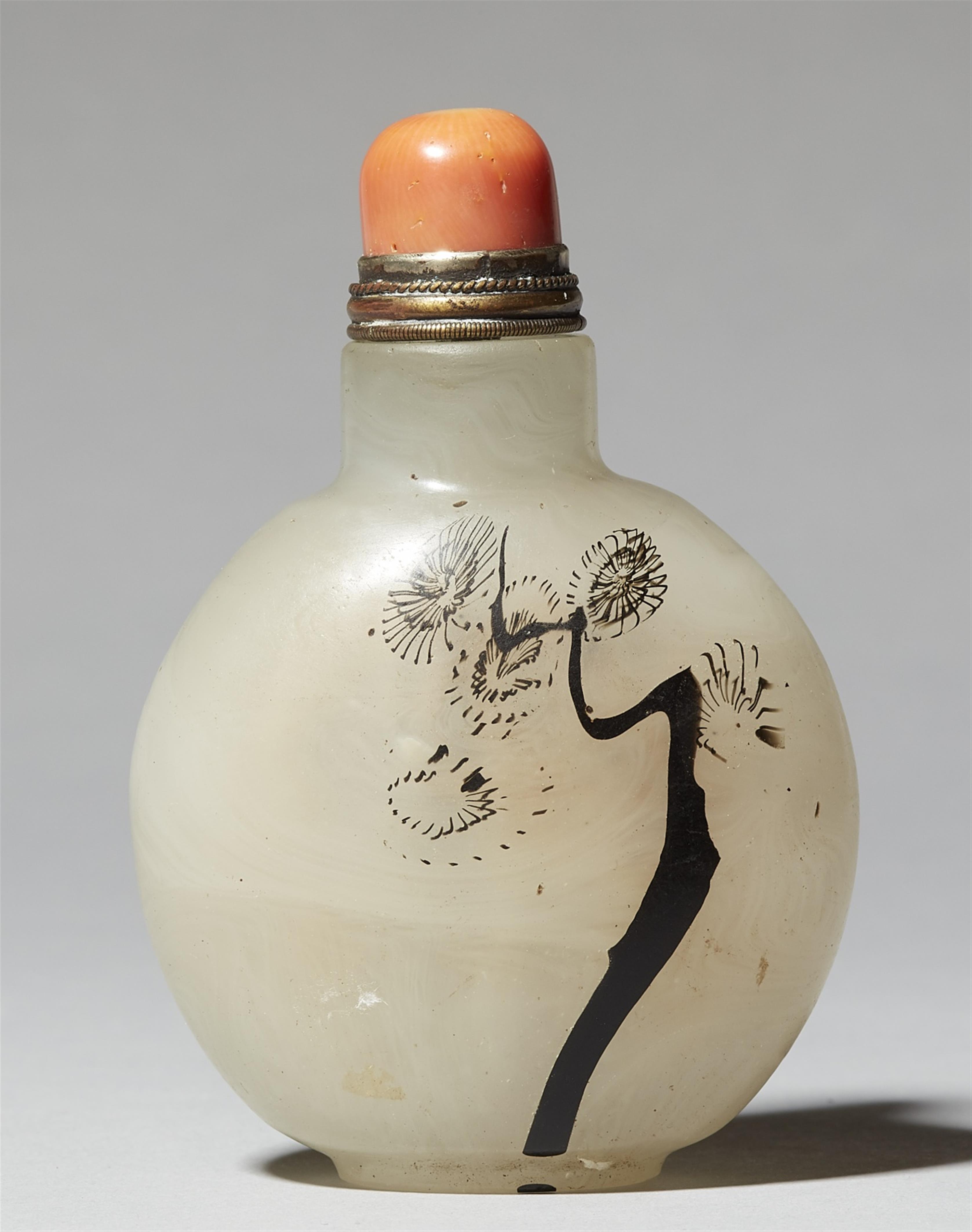 A glass snuff bottle. 19th century - image-1