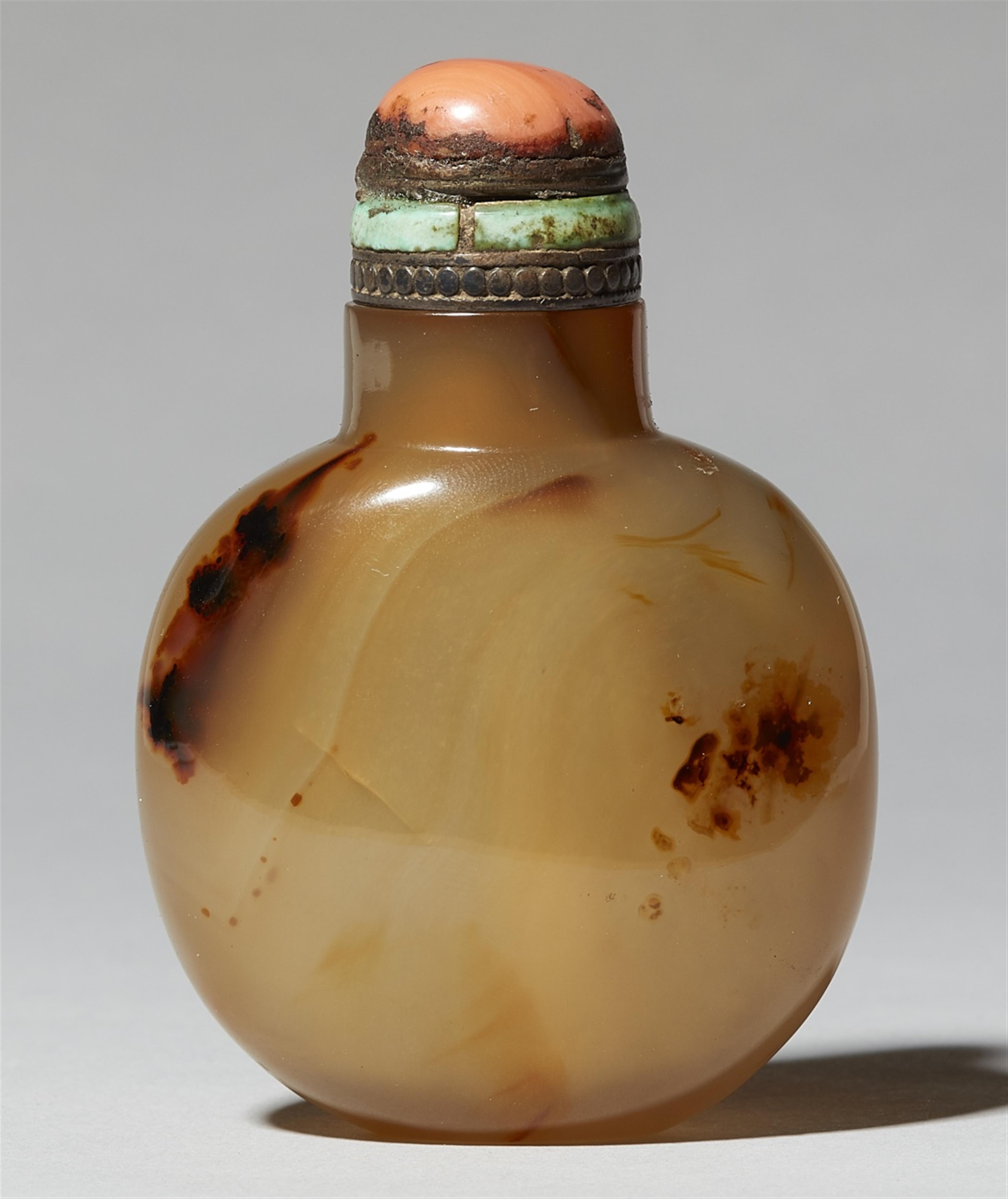 A shadow agate snuff bottle. 20th century - image-1