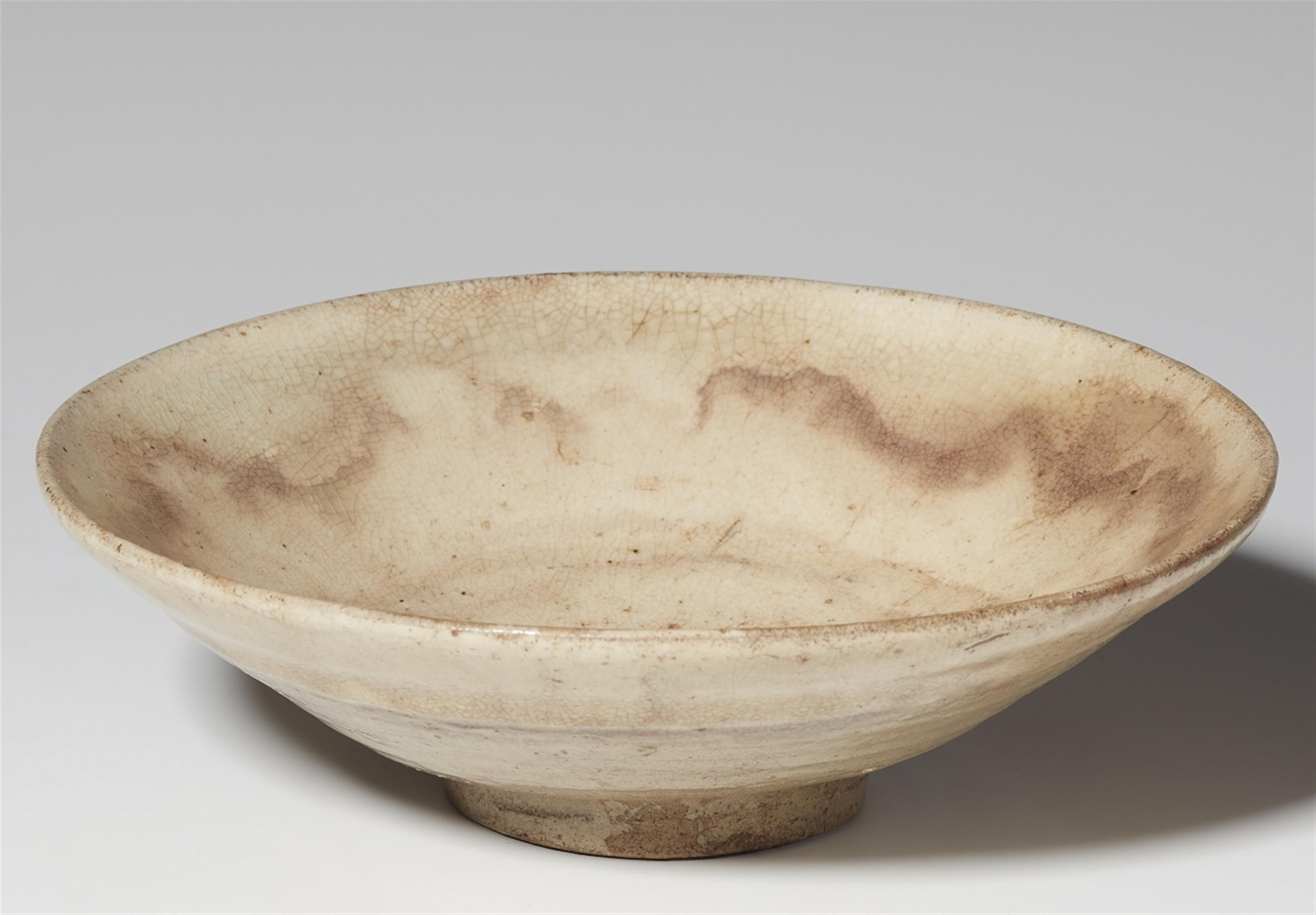 A Korean tea bowl. 15th/16th century - image-1