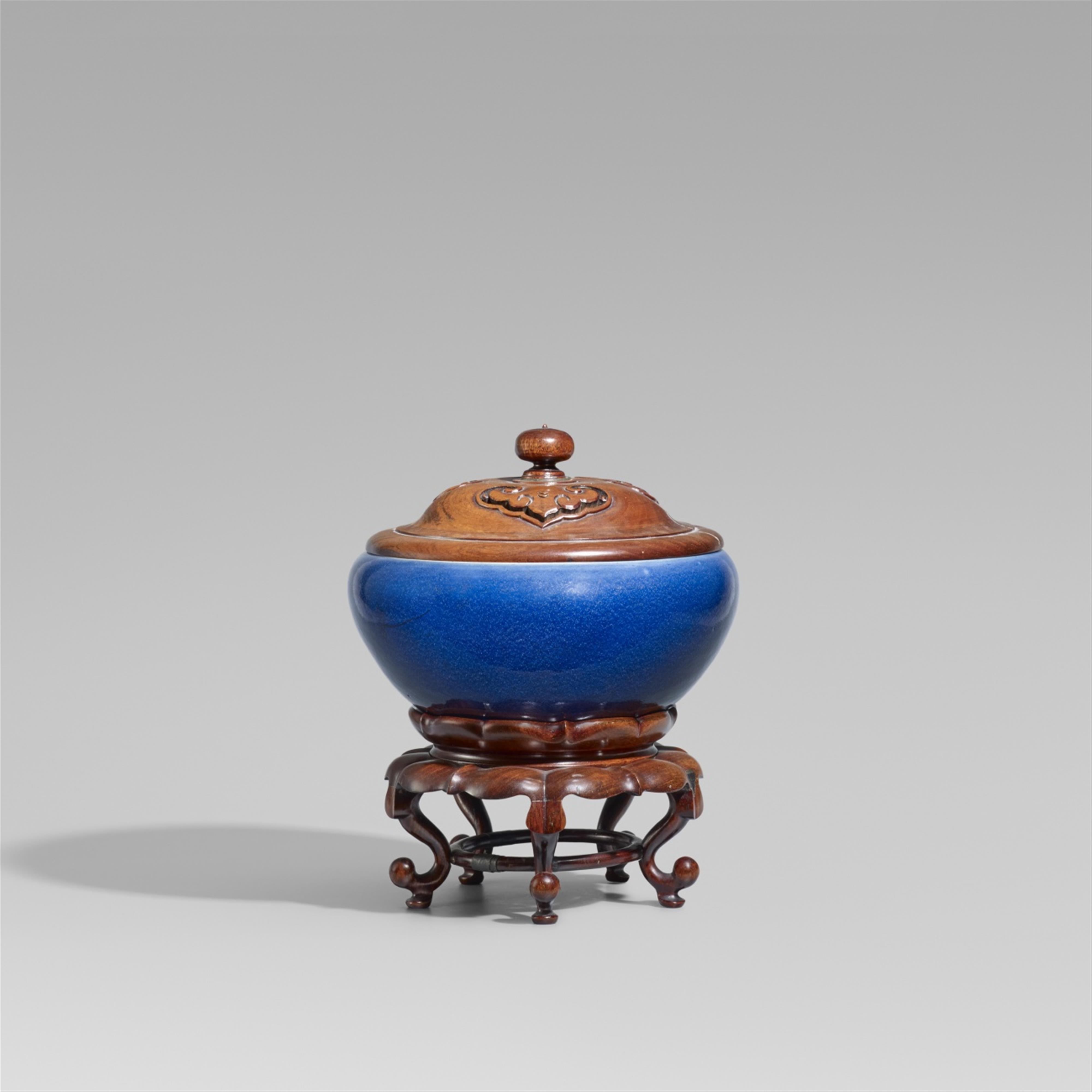 A blue-glazed incense burner in alms bowl form. 19th century - image-1