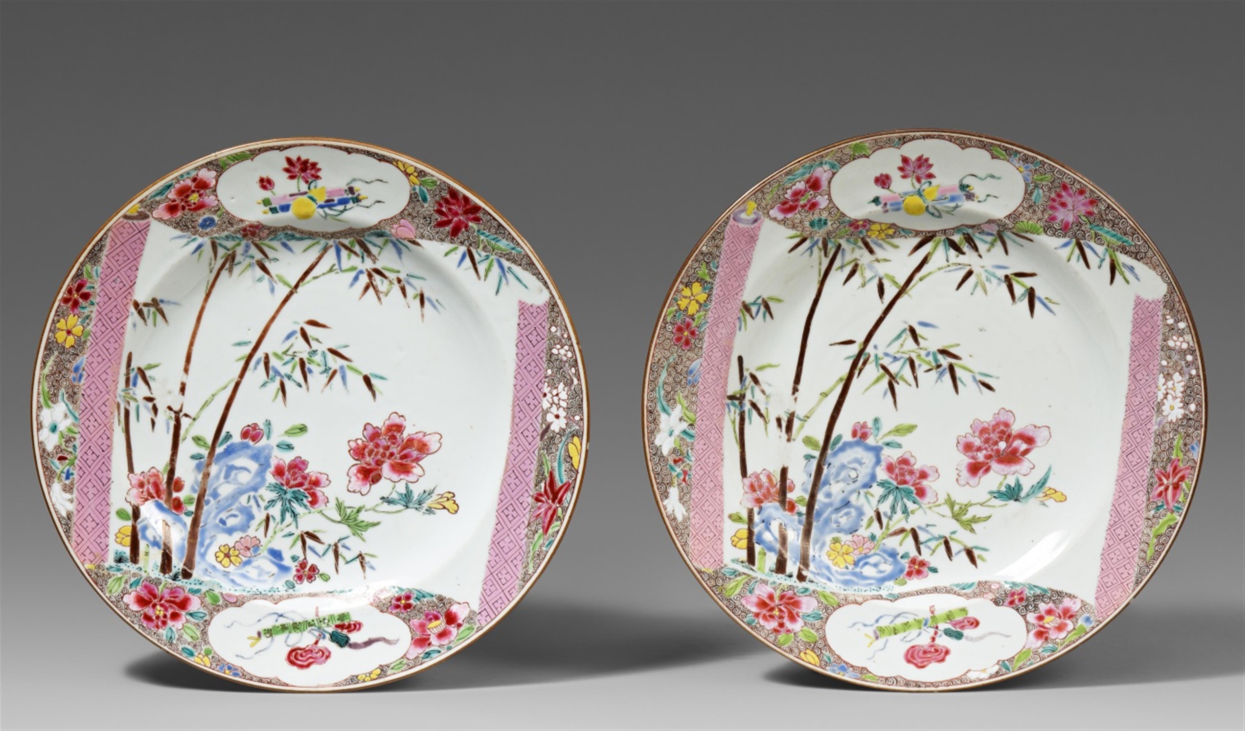 Zwei famille rose-Teller. Qianlong-Periode (1735-1796) - image-1