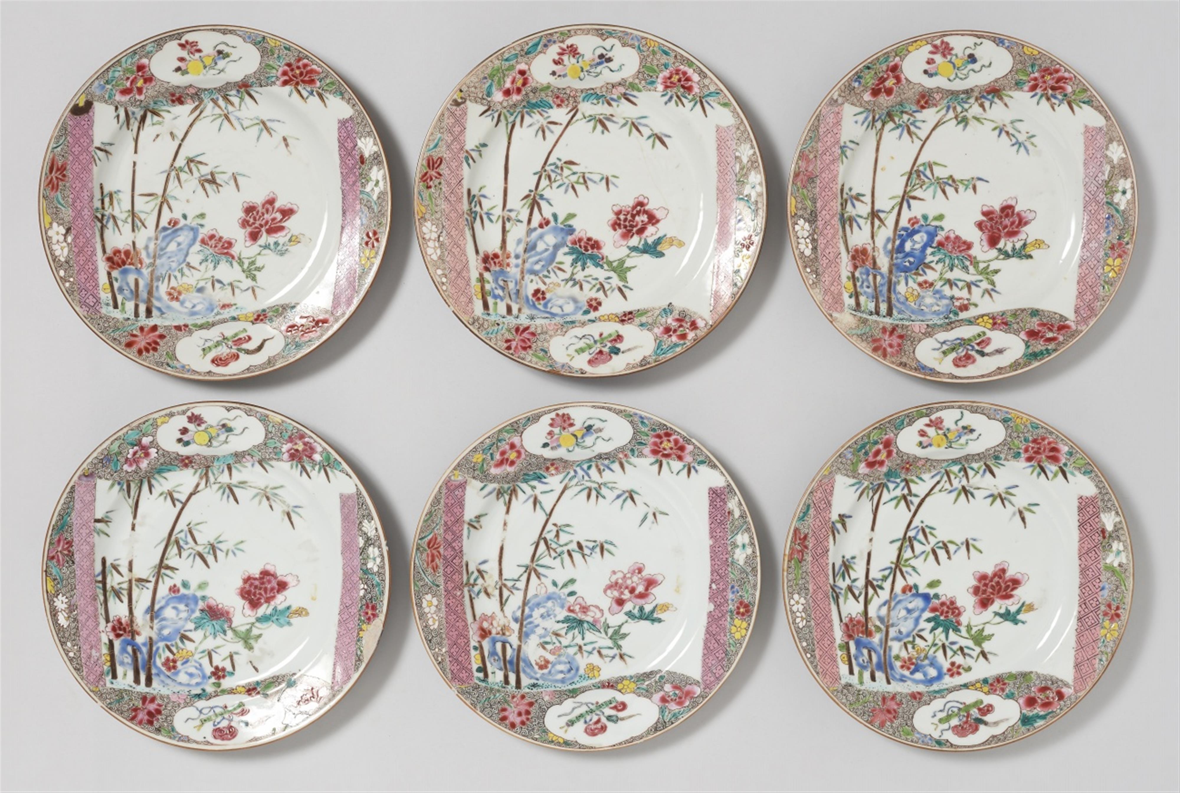 A set of six famille rose dishes. Qianlong period (1735-1796) - image-1
