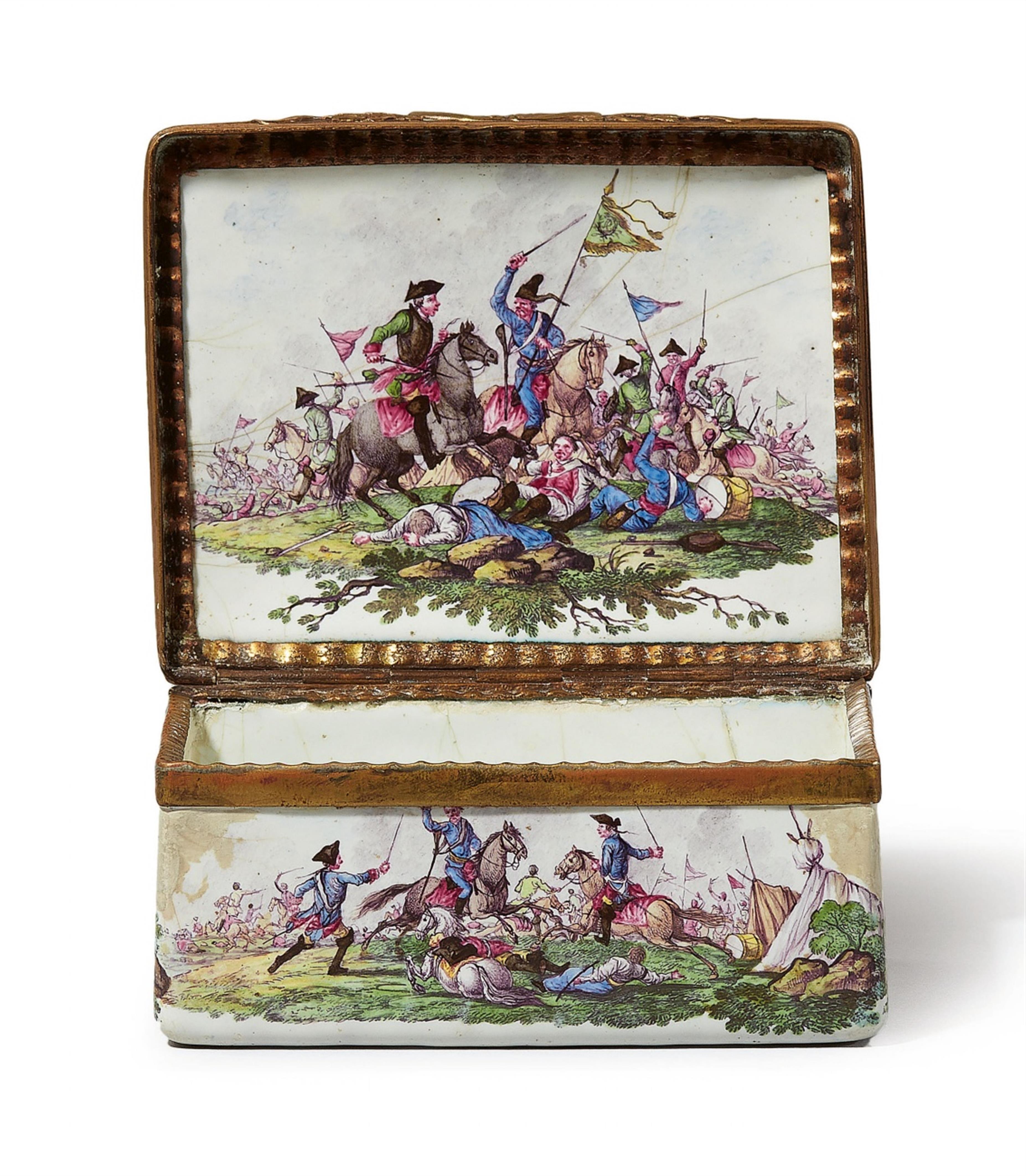 An enamelled snuff box with battle scenes - image-2