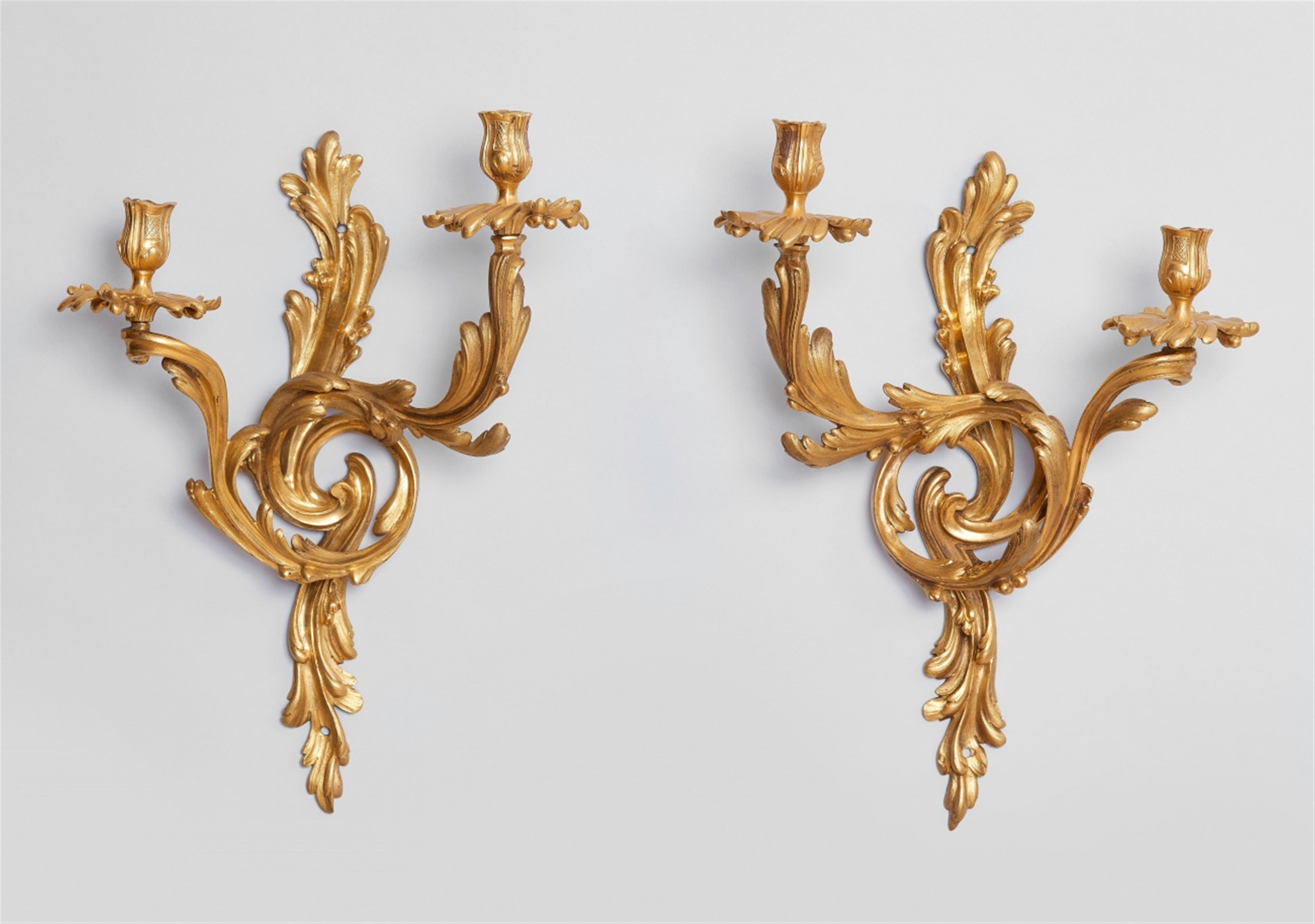 A pair of Louis XV ormolu appliques - image-1