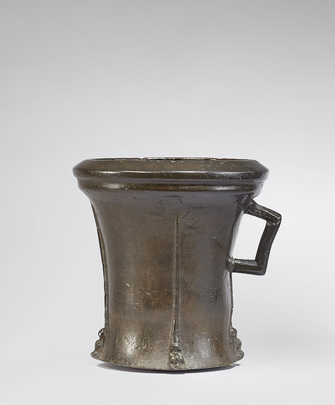 A rare Gothic one-handled mortar - image-1