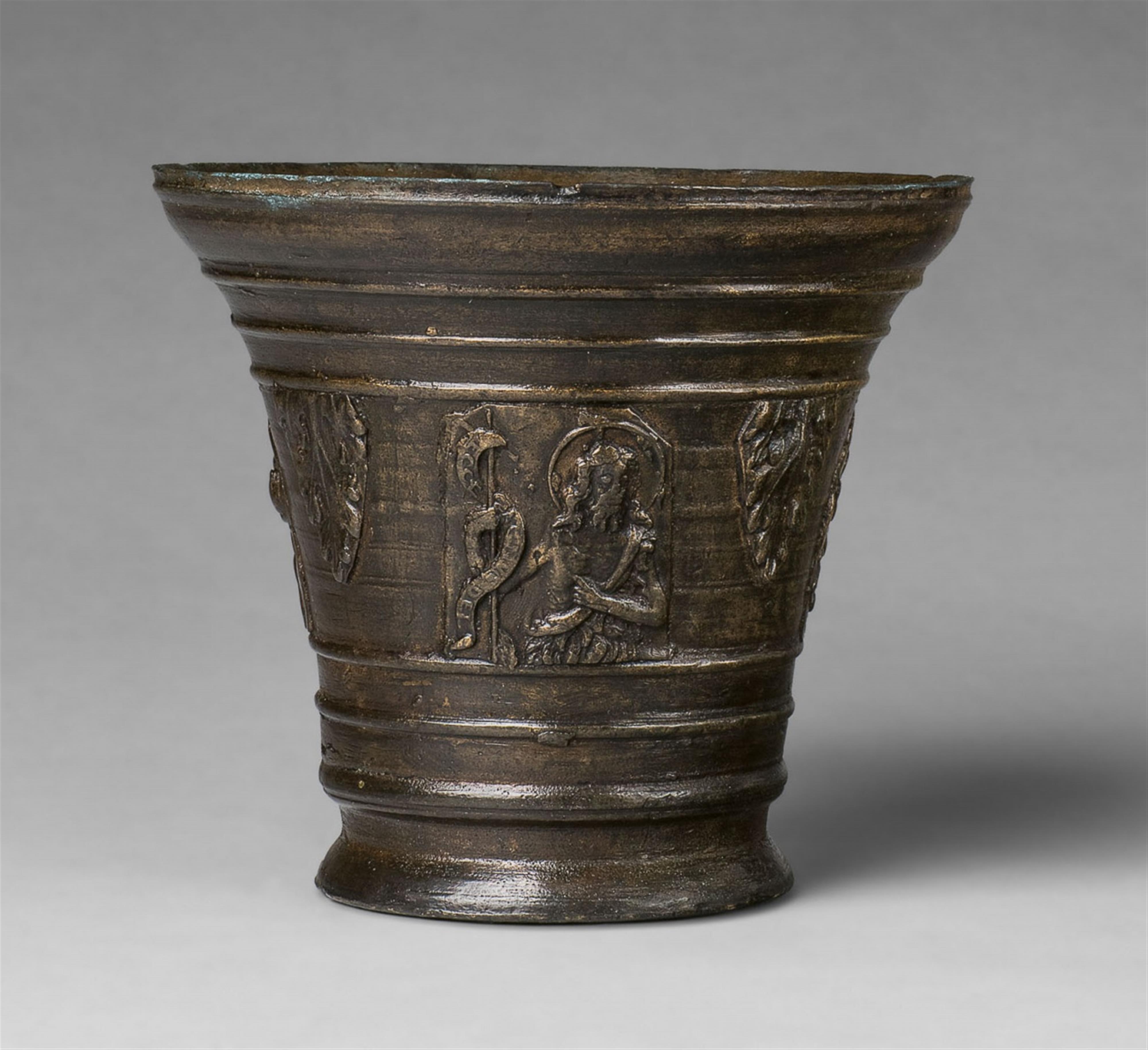 A mortar with Christian motifs - image-3