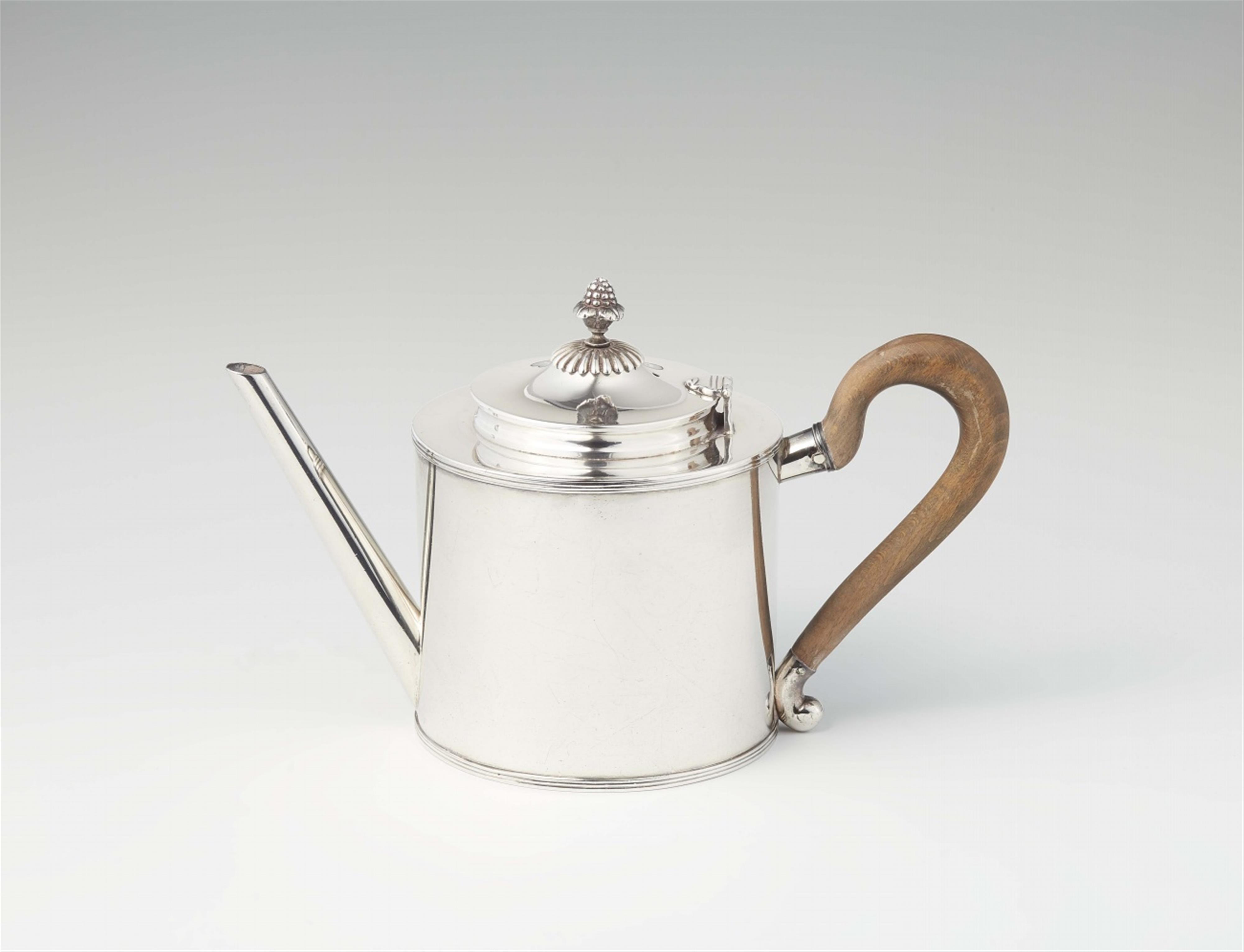 A Hague silver teapot - image-1