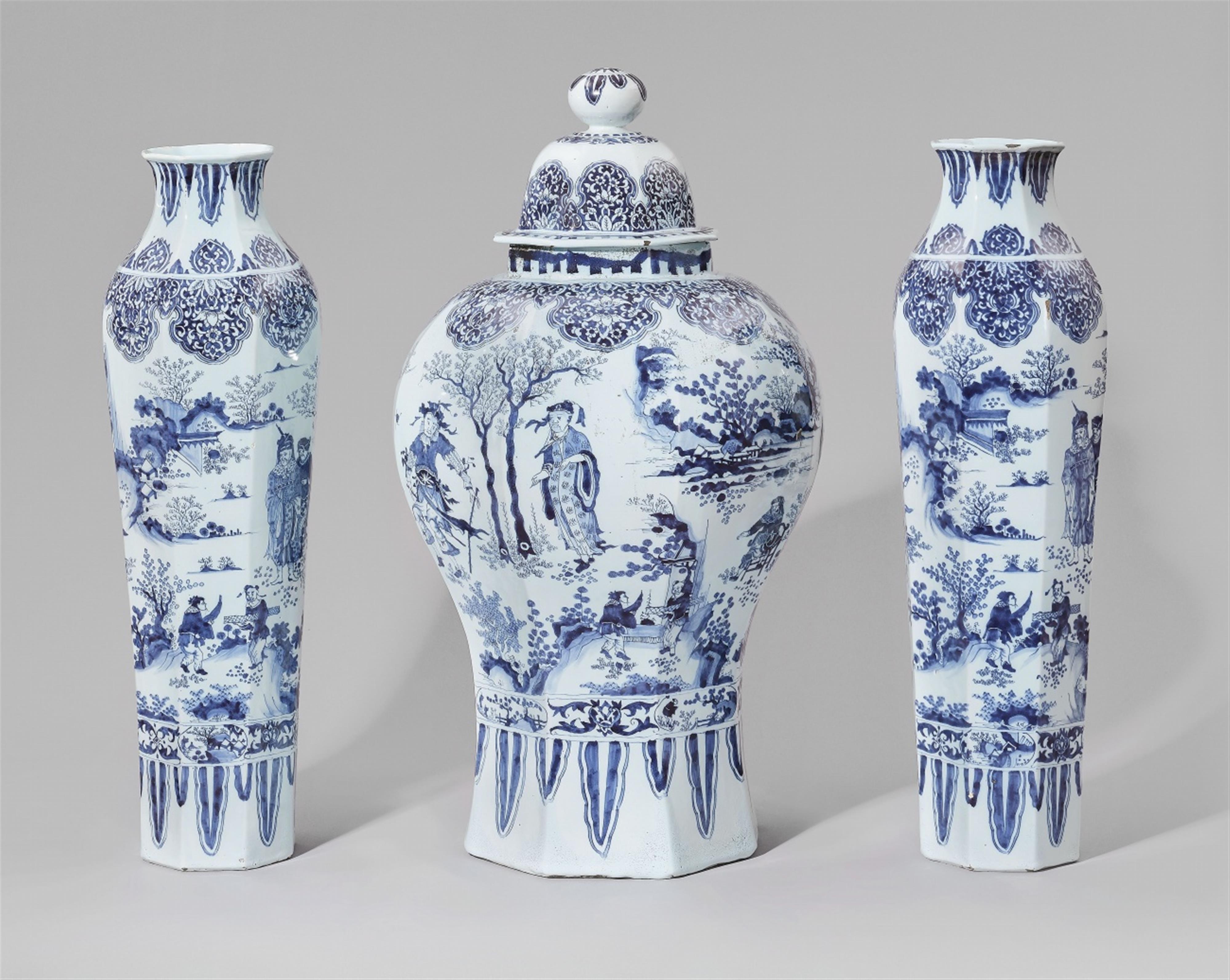 An important set of three large Delftware faience vases - image-2