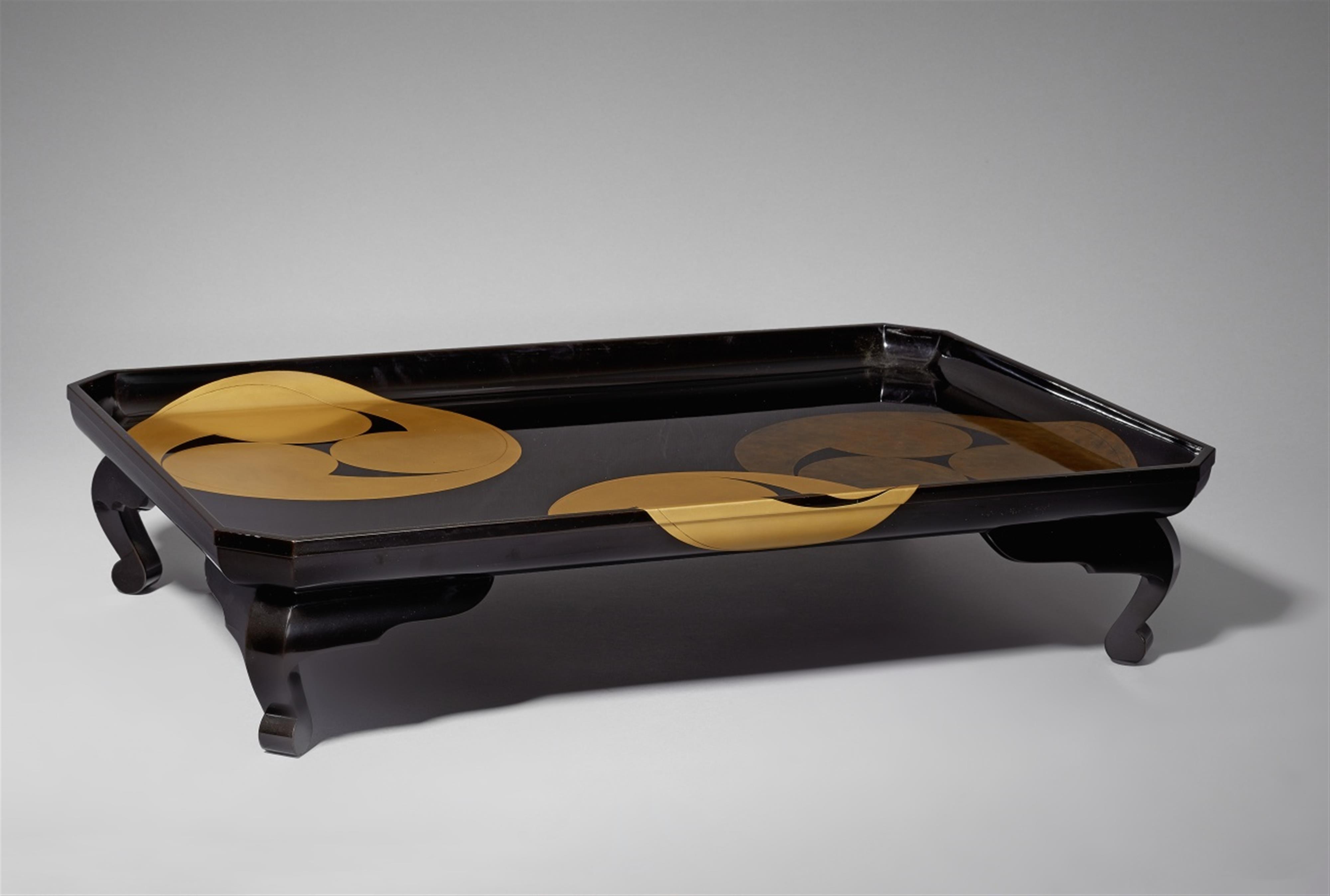 A lacquer table or footed tray (neko-ashi zen). 20th century - image-1