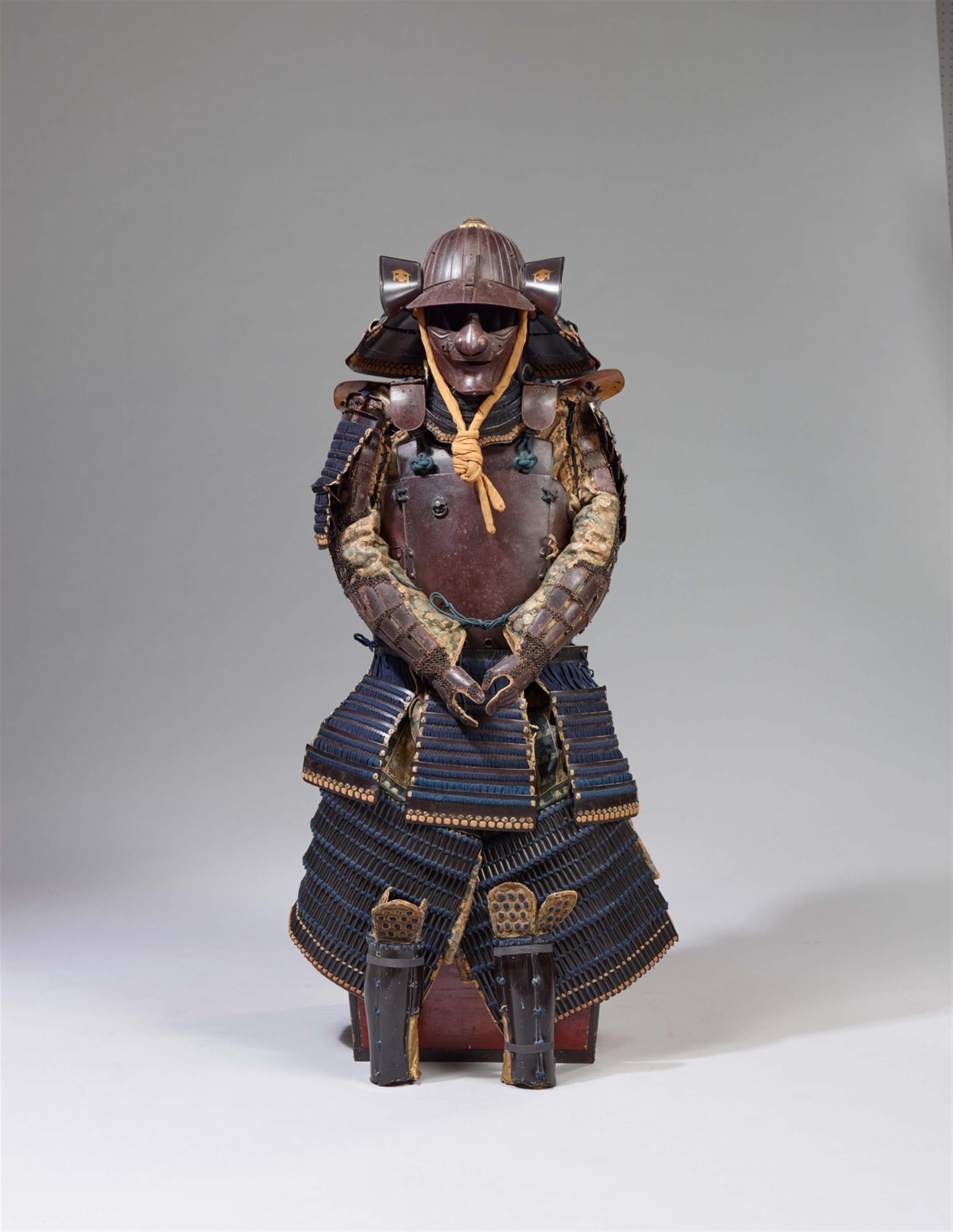 Armour with a Myochin signed helmet. Edo-period - image-1