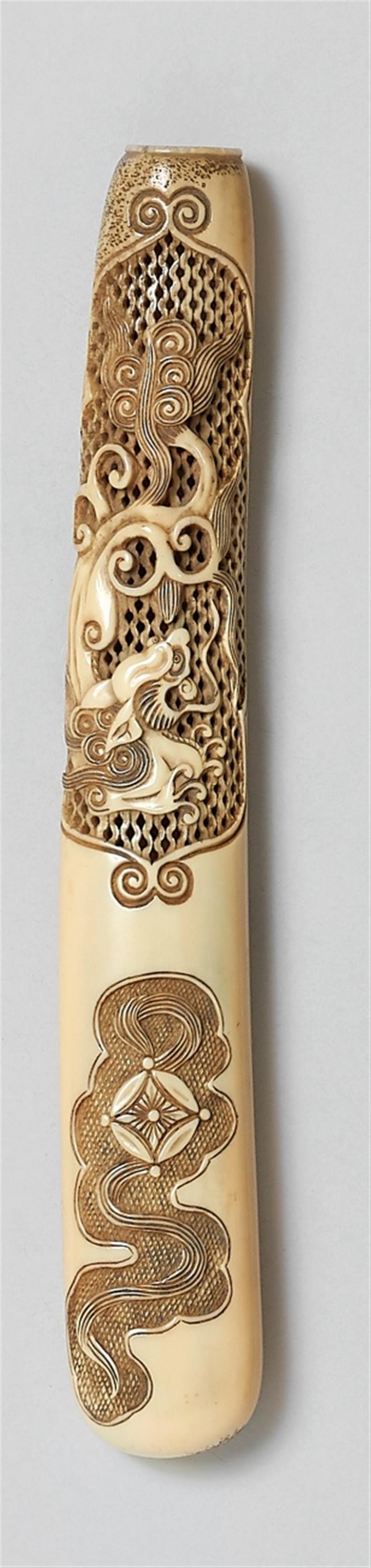 A fine walrus tusk kiseruzutsu. Second half 19th century - image-1