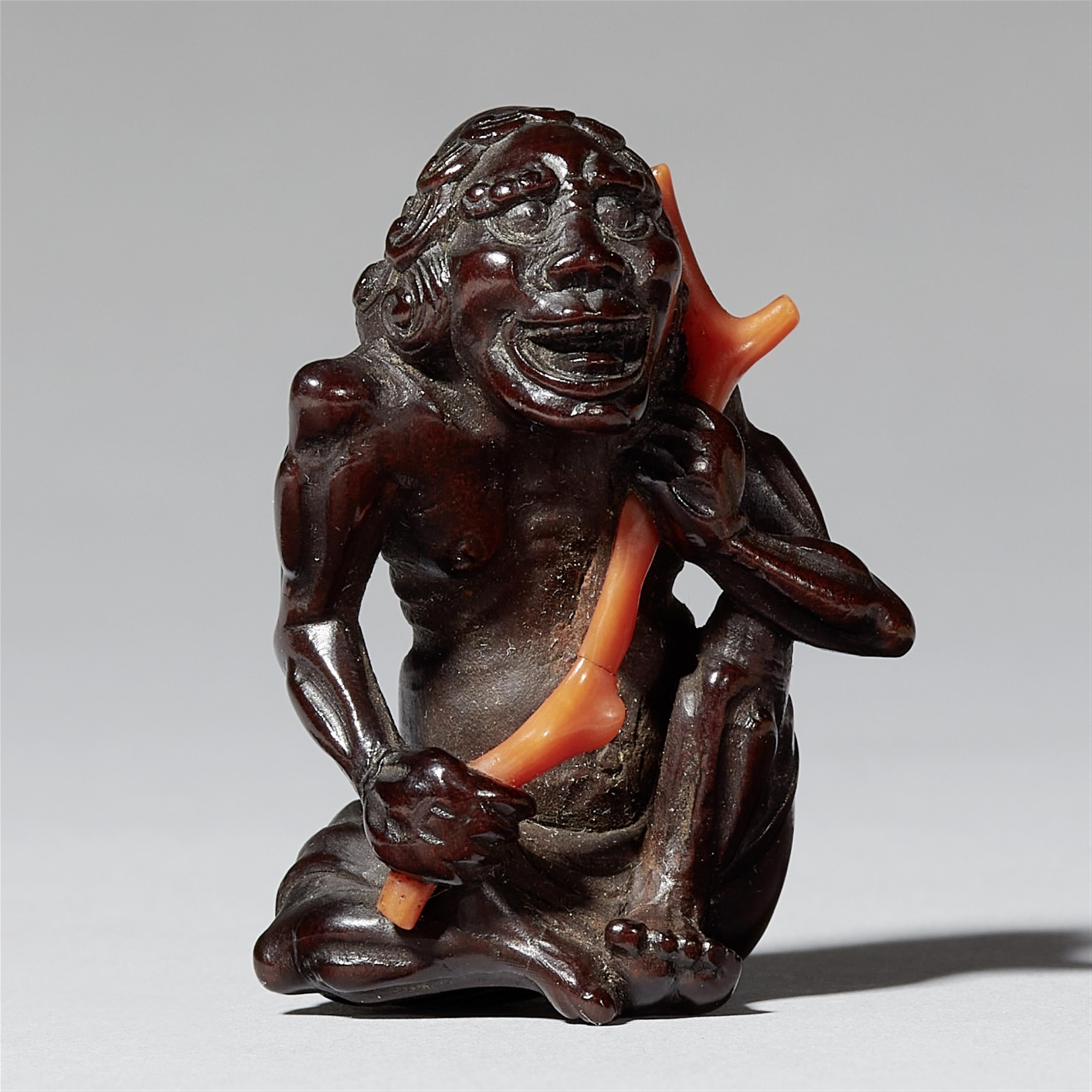 A wood netsuke of a coral diver. Mid-19th century - image-1