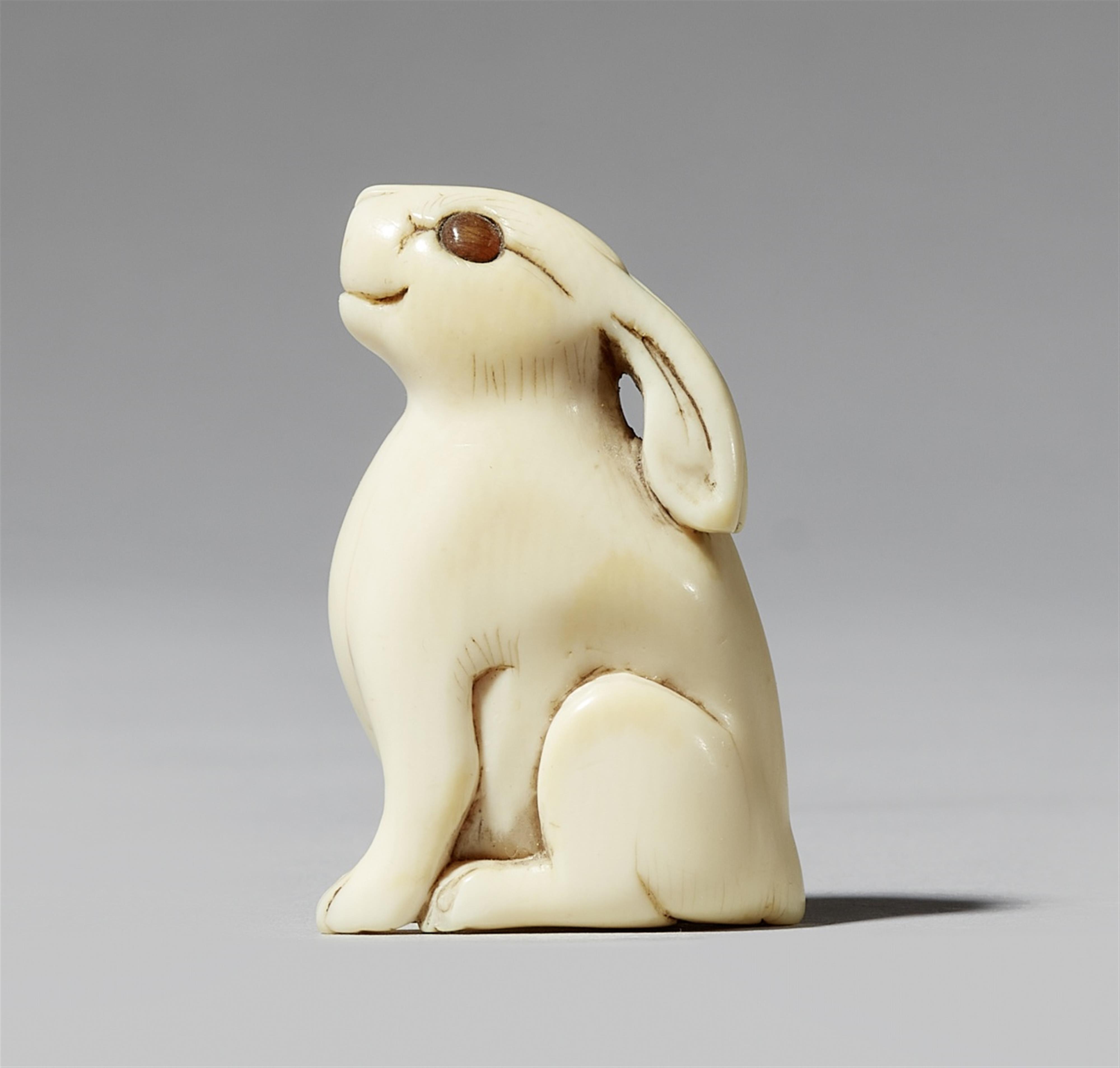 An ivory netsuke of a hare. Early 19th century - image-1