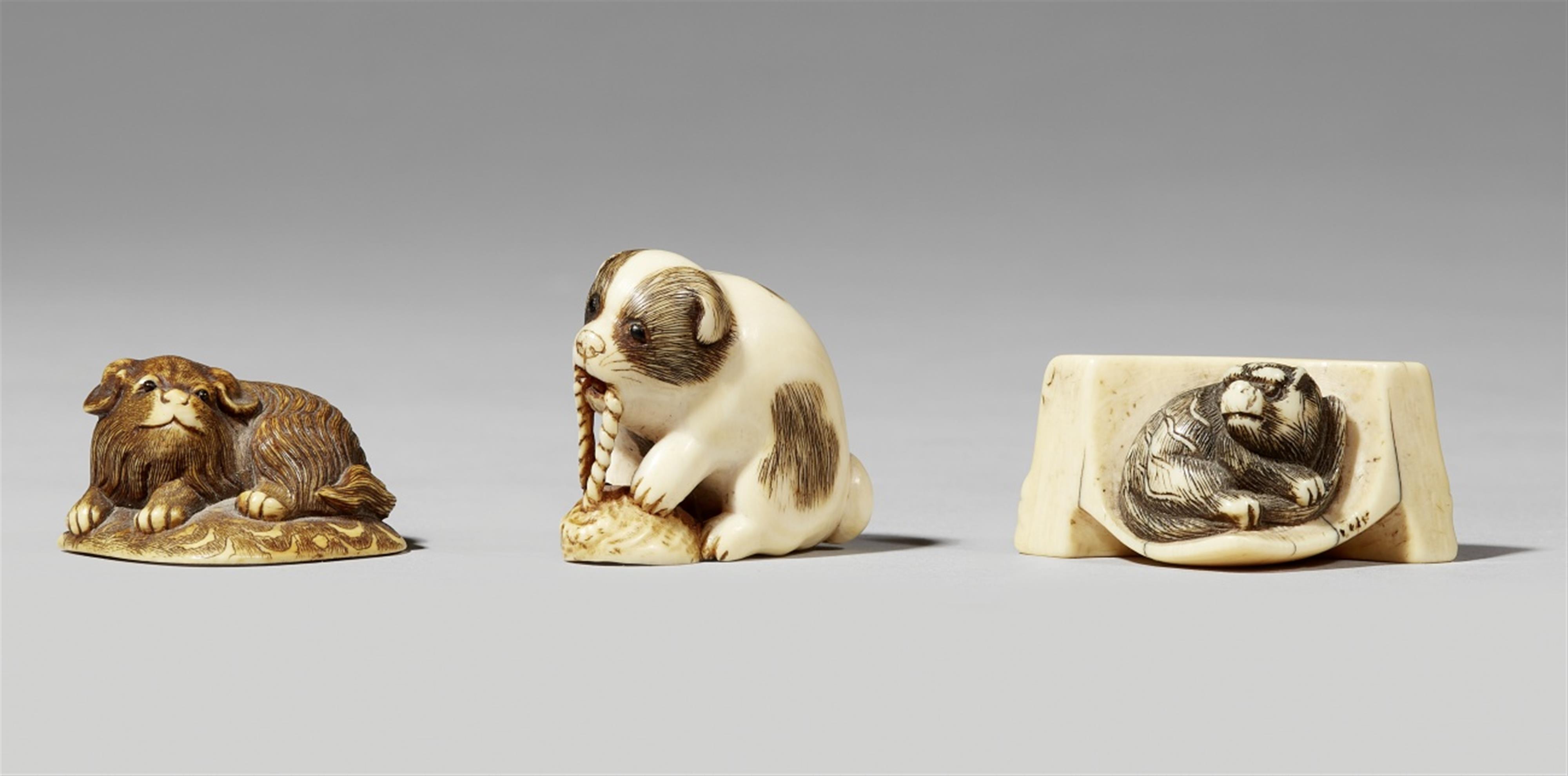 Three ivory netsuke. 19th century - image-1