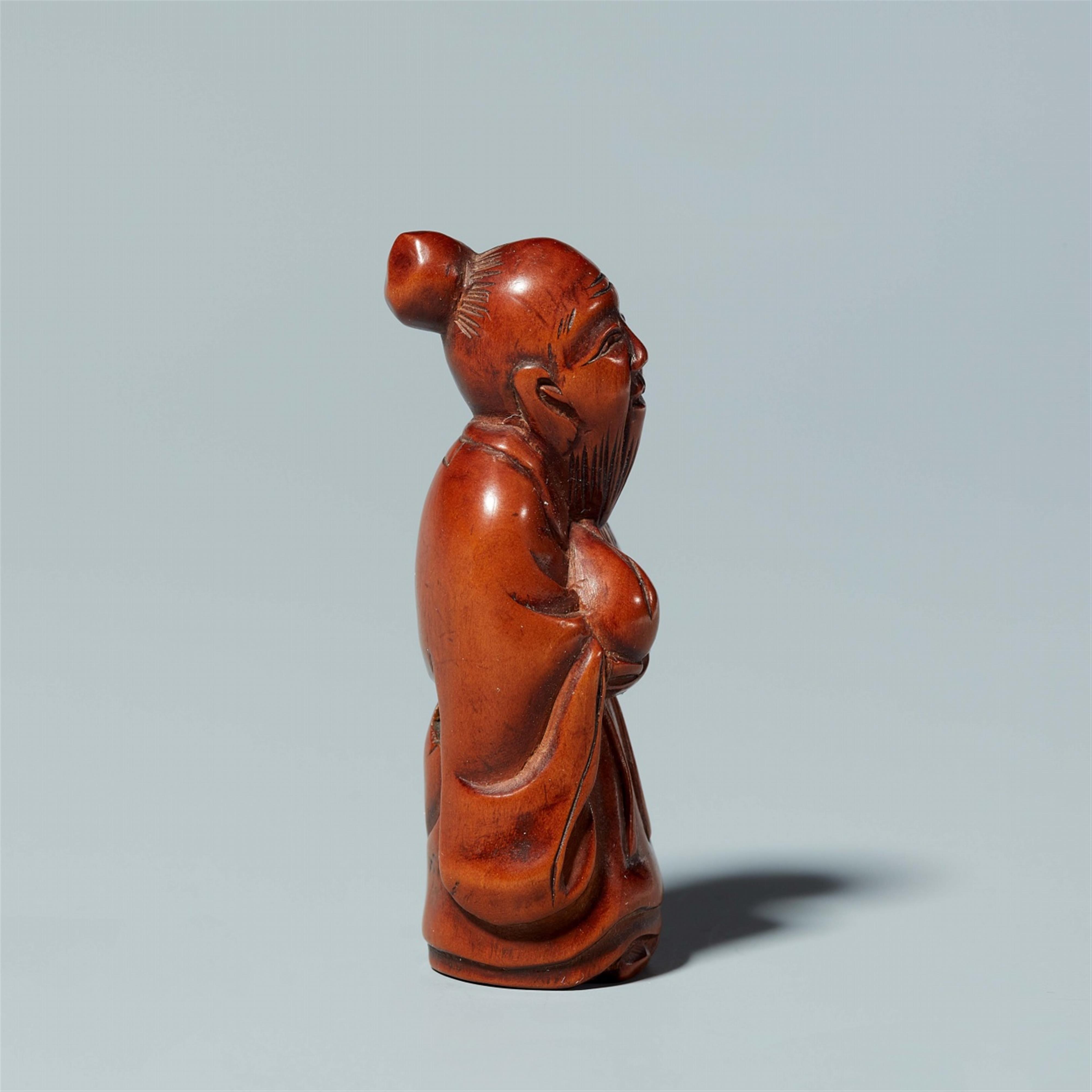 A boxwood netsuke of a sage. Around 1900 - image-2