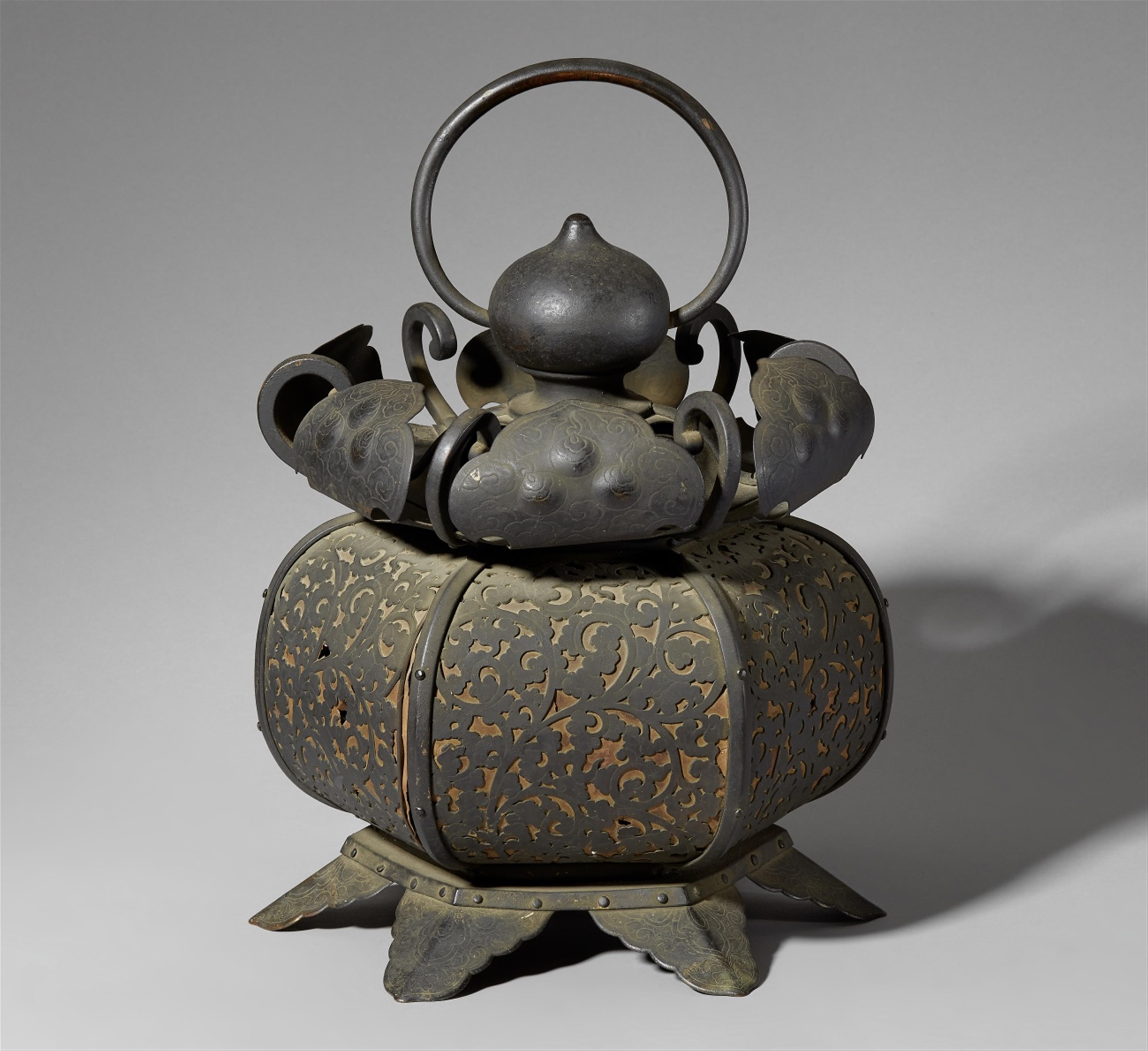 A bronze shrine lantern. 19th century - image-1