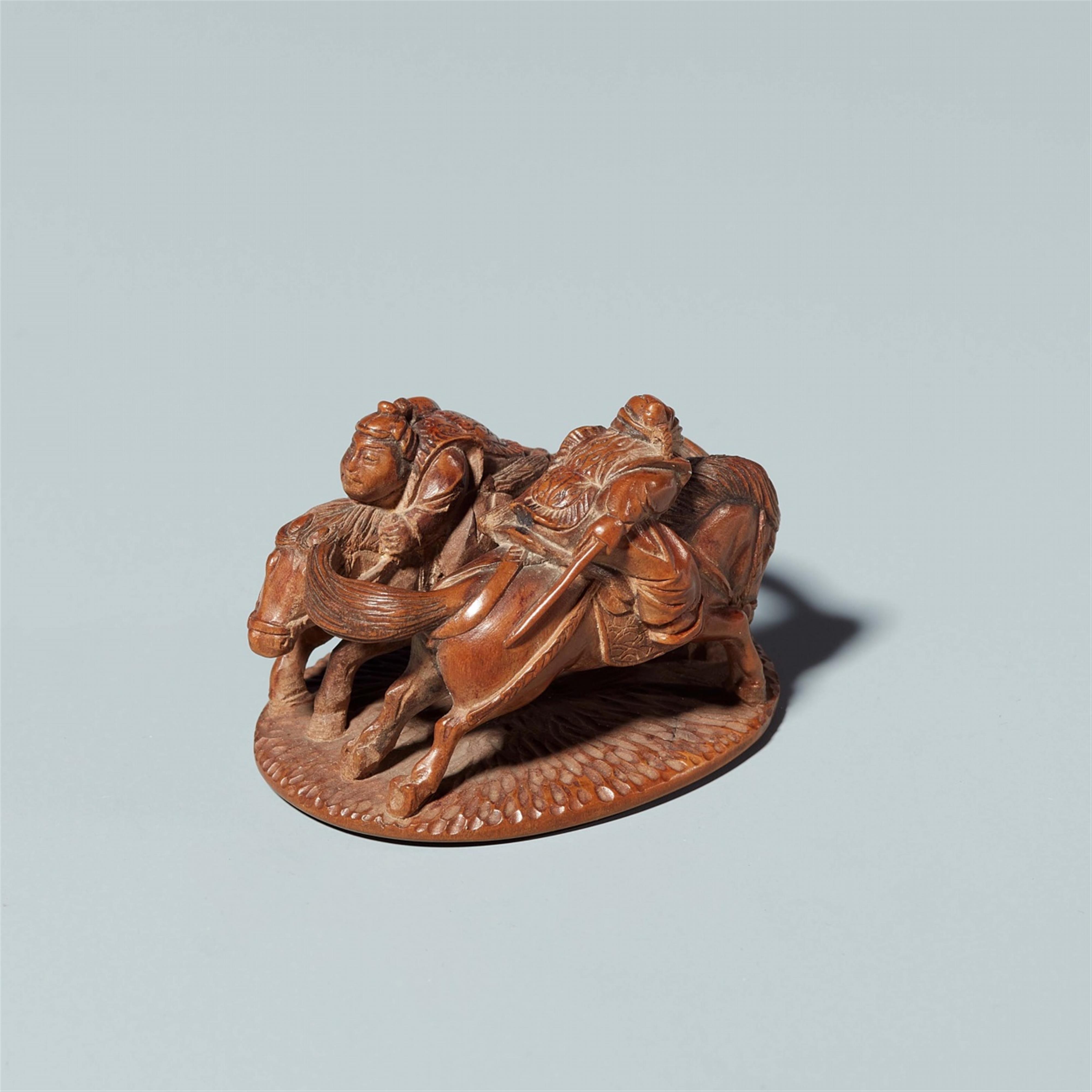 A boxwood netsuke of two samurai. Late 19th century - image-2