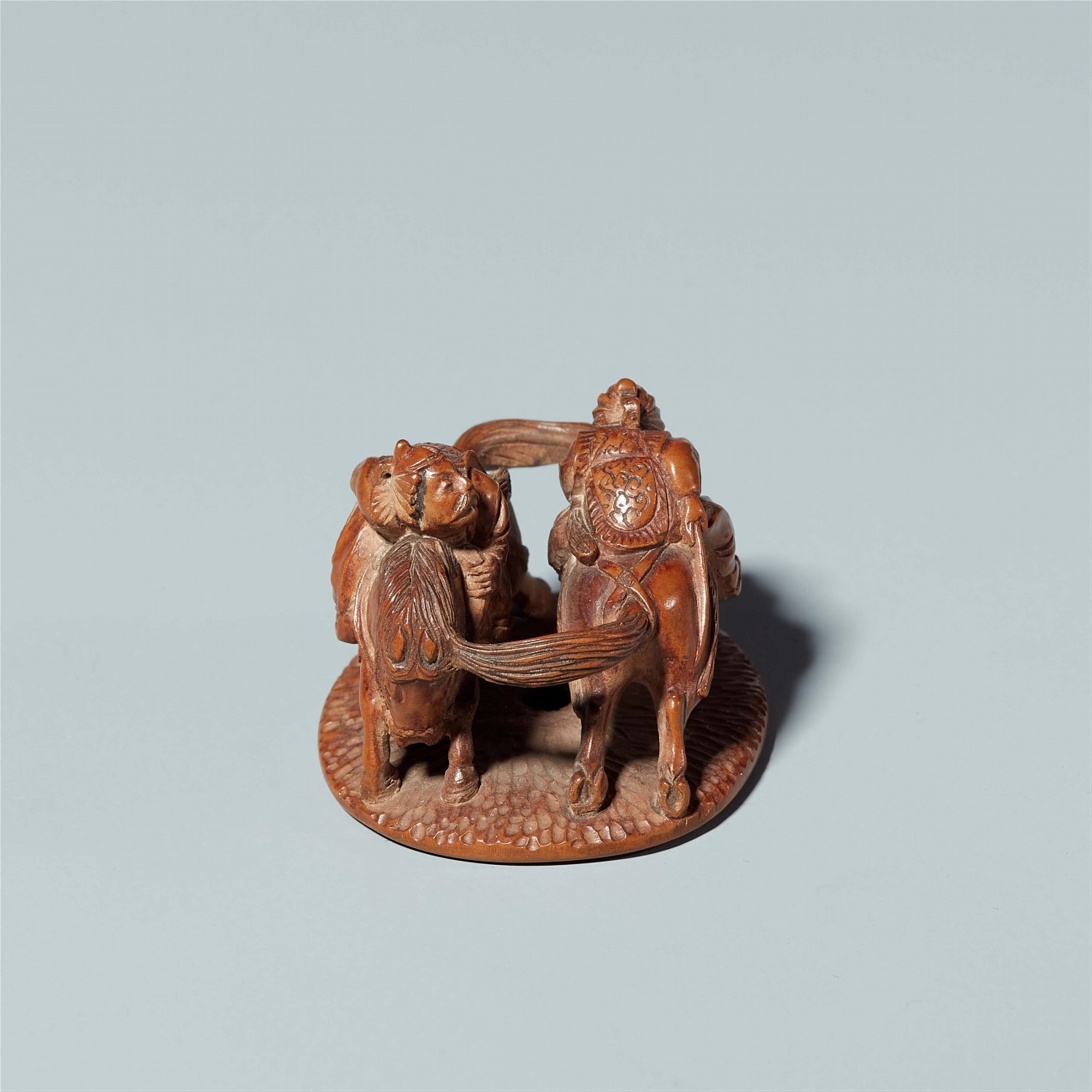 A boxwood netsuke of two samurai. Late 19th century - image-4