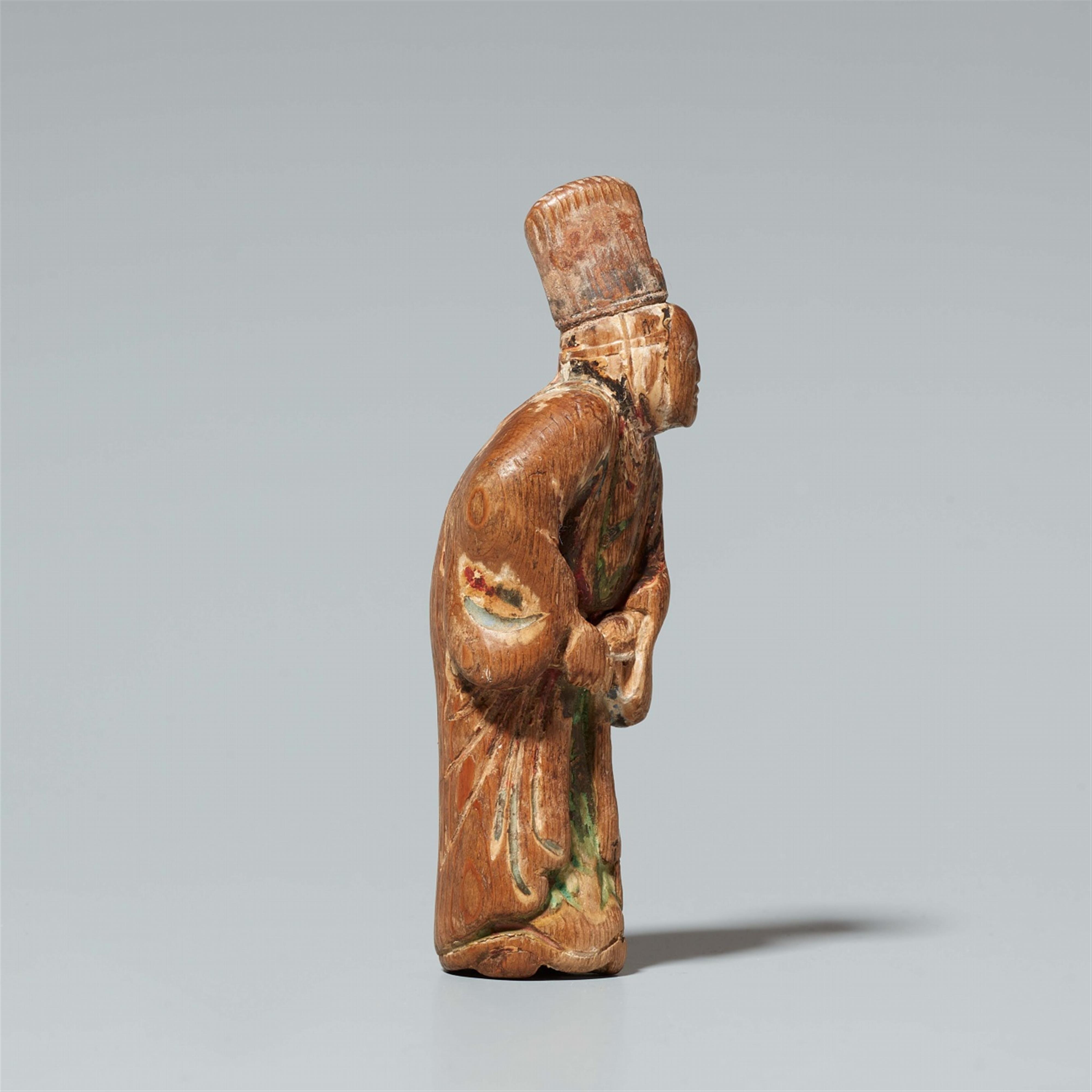 A cypress wood netsuke of a nô actor. 18th century - image-2