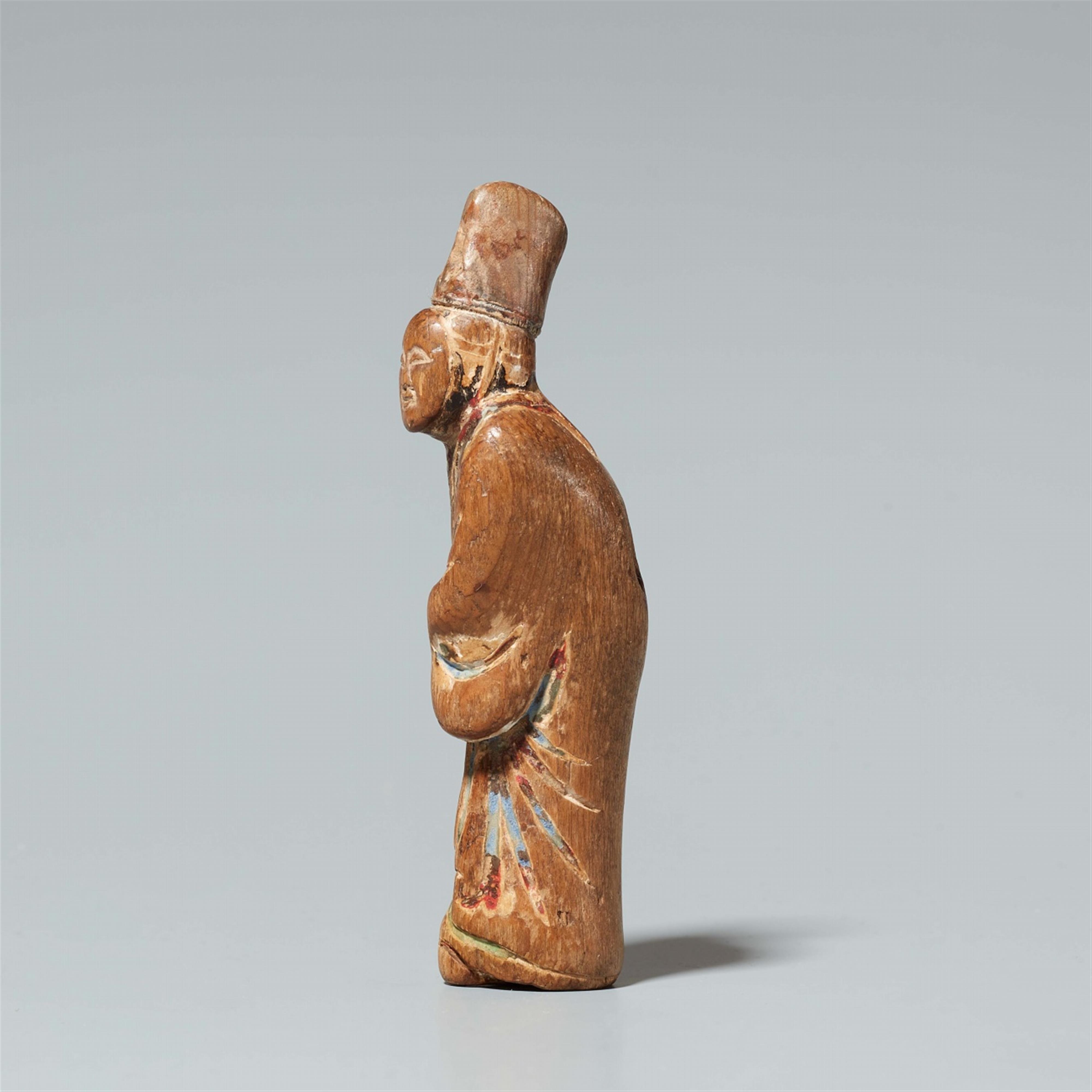 A cypress wood netsuke of a nô actor. 18th century - image-4