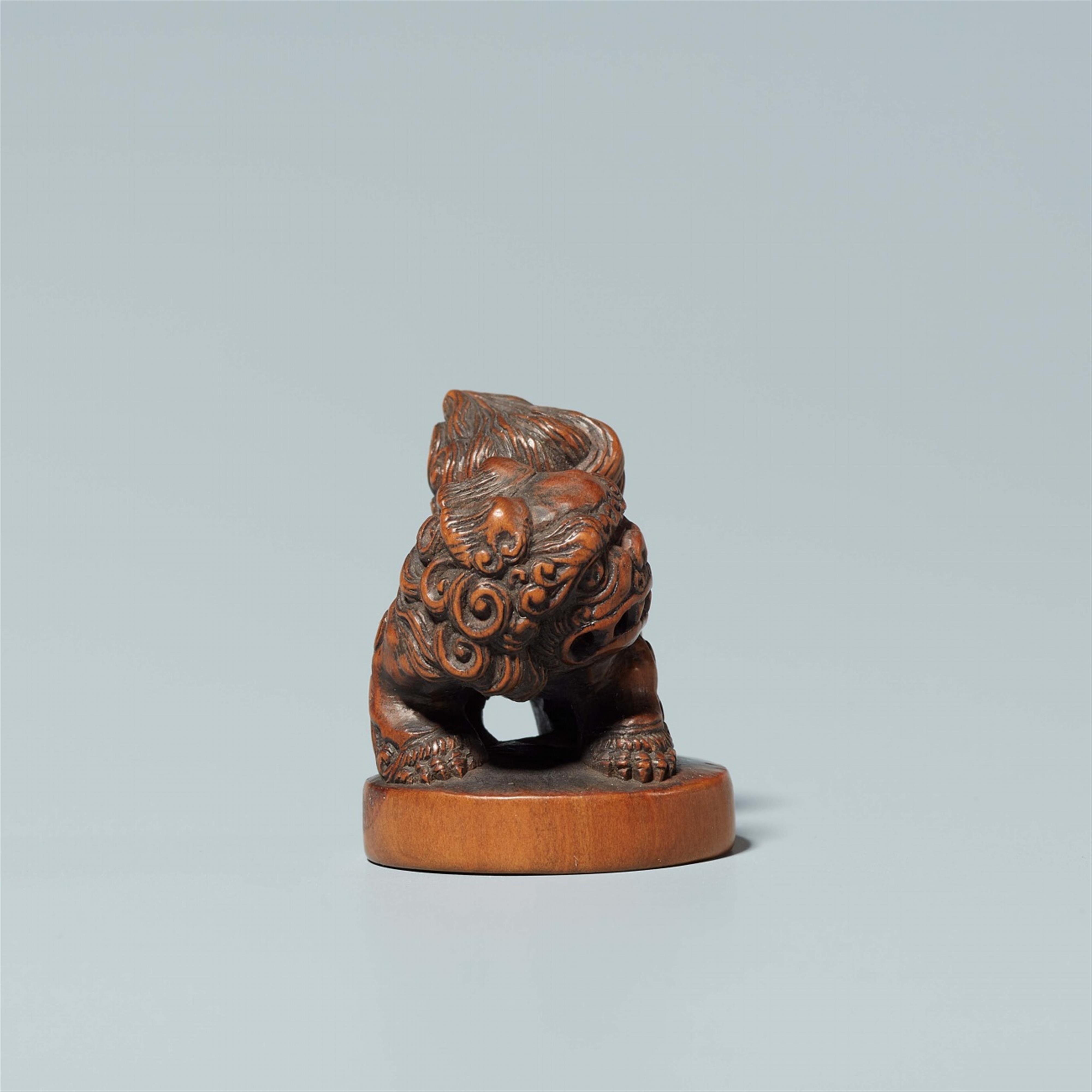 A boxwood seal netsuke. 19th century - image-2