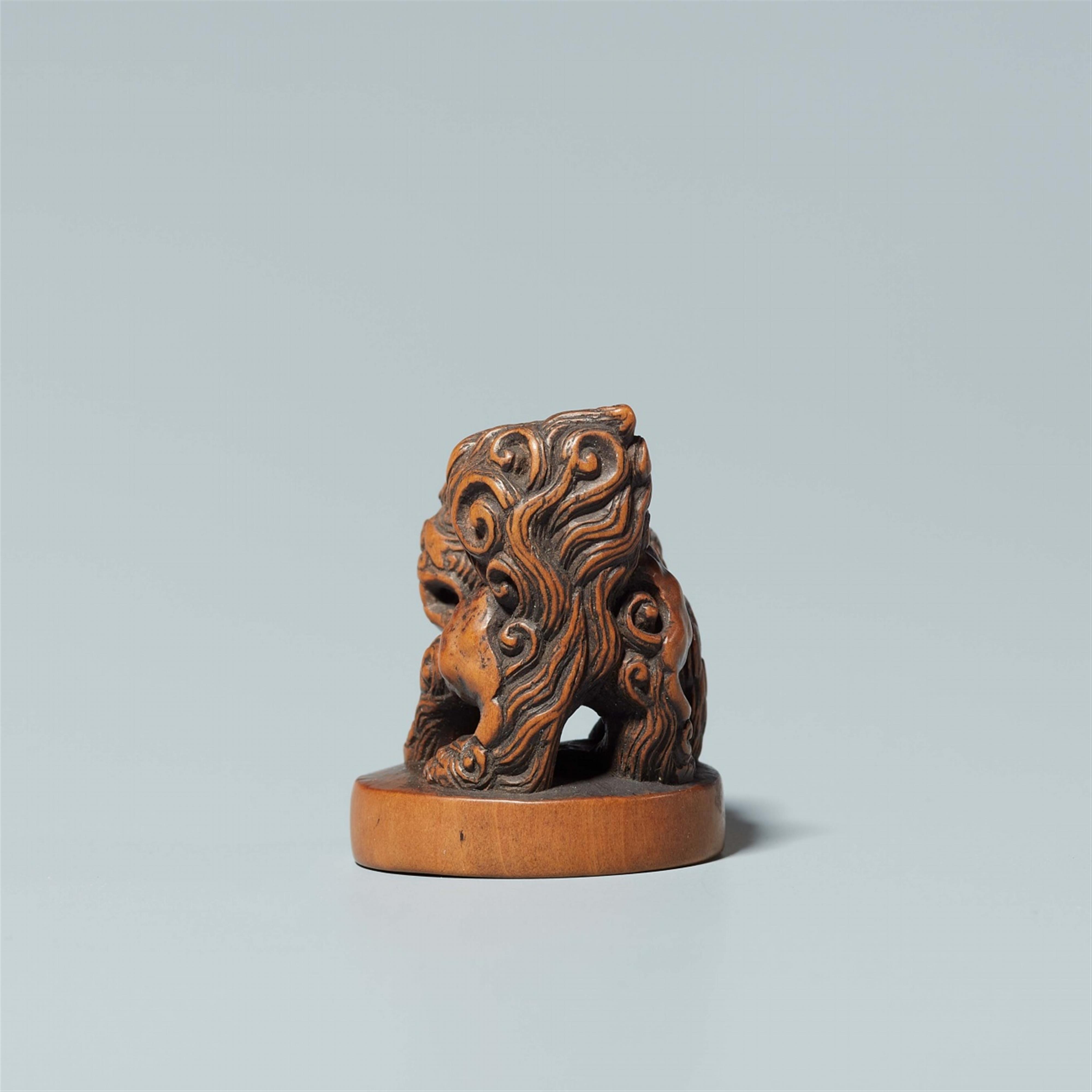 A boxwood seal netsuke. 19th century - image-4