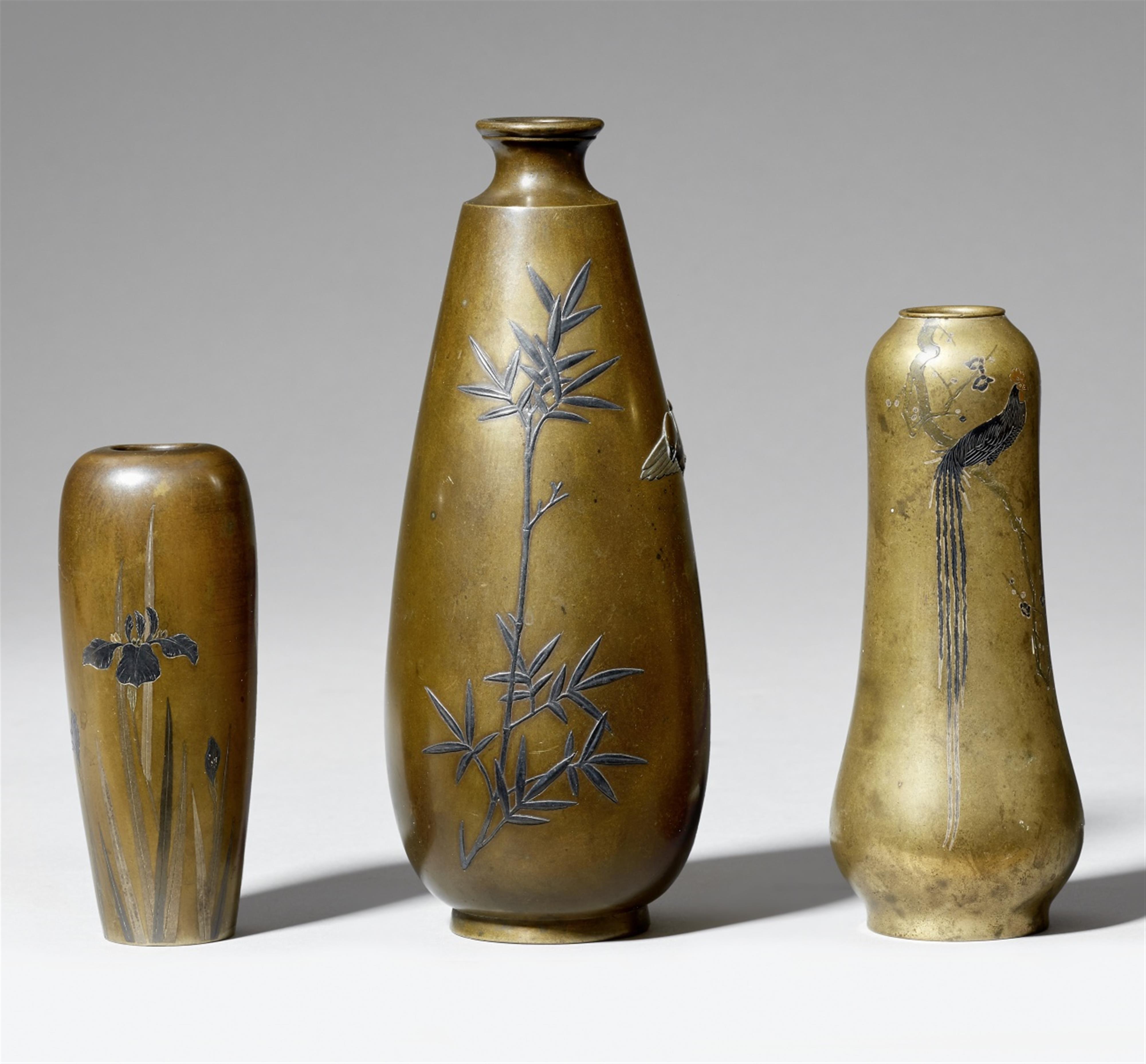Three slender bronze vases. Probably Kyoto. Around 1900 - image-1