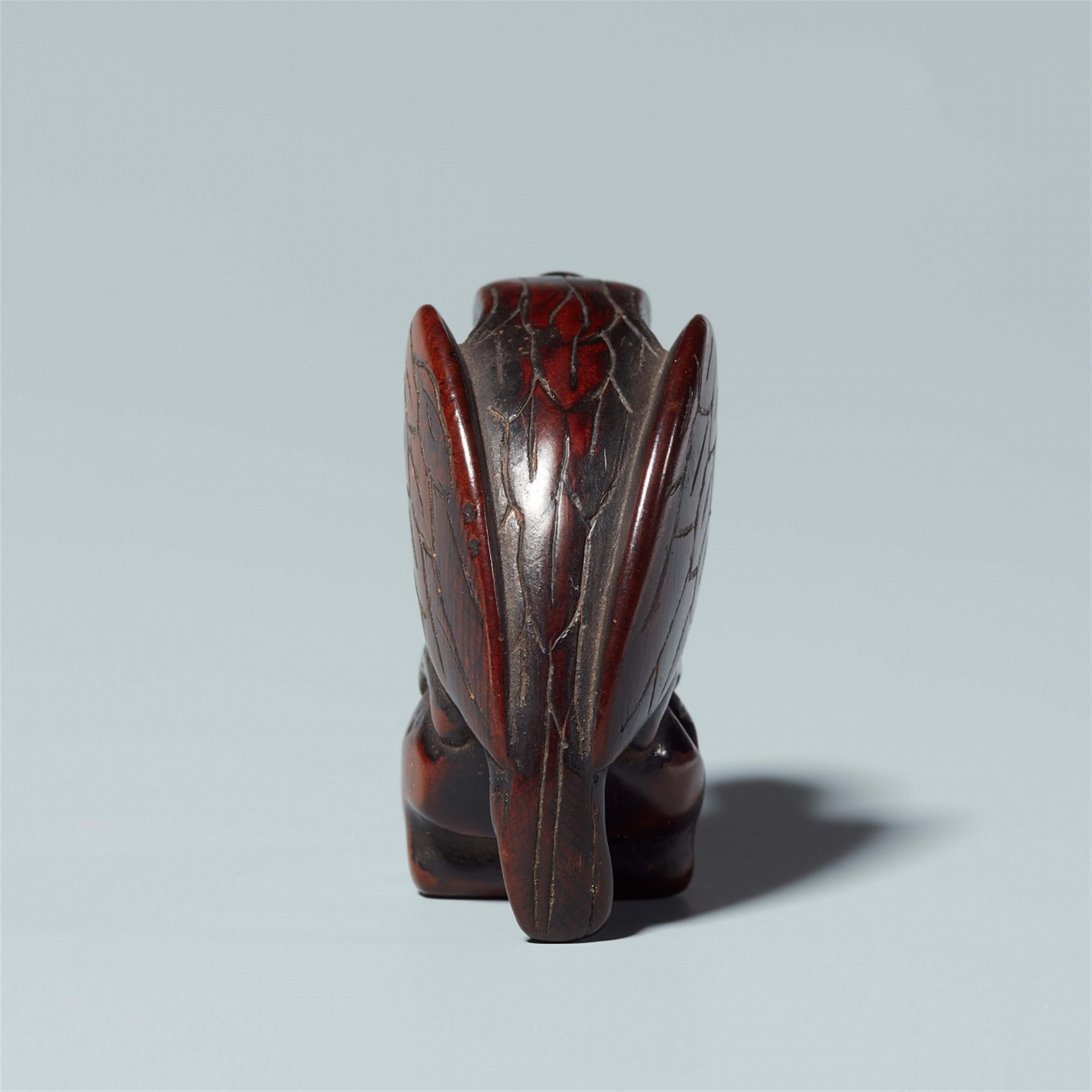 A wood netsuke of an eagle on a rock. 18th century - image-3