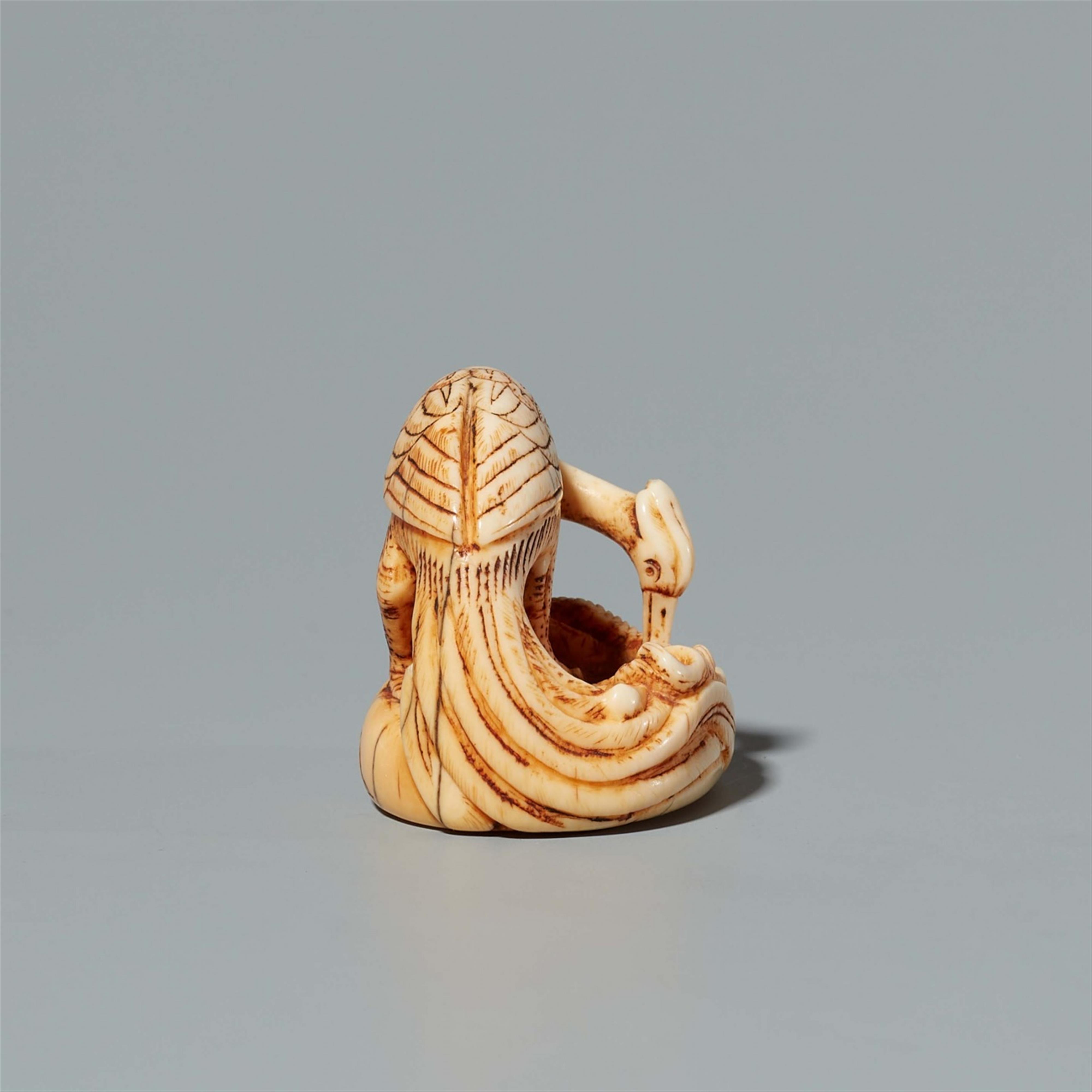 An ivory netsuke of a pheasant. Early 19th century - image-4