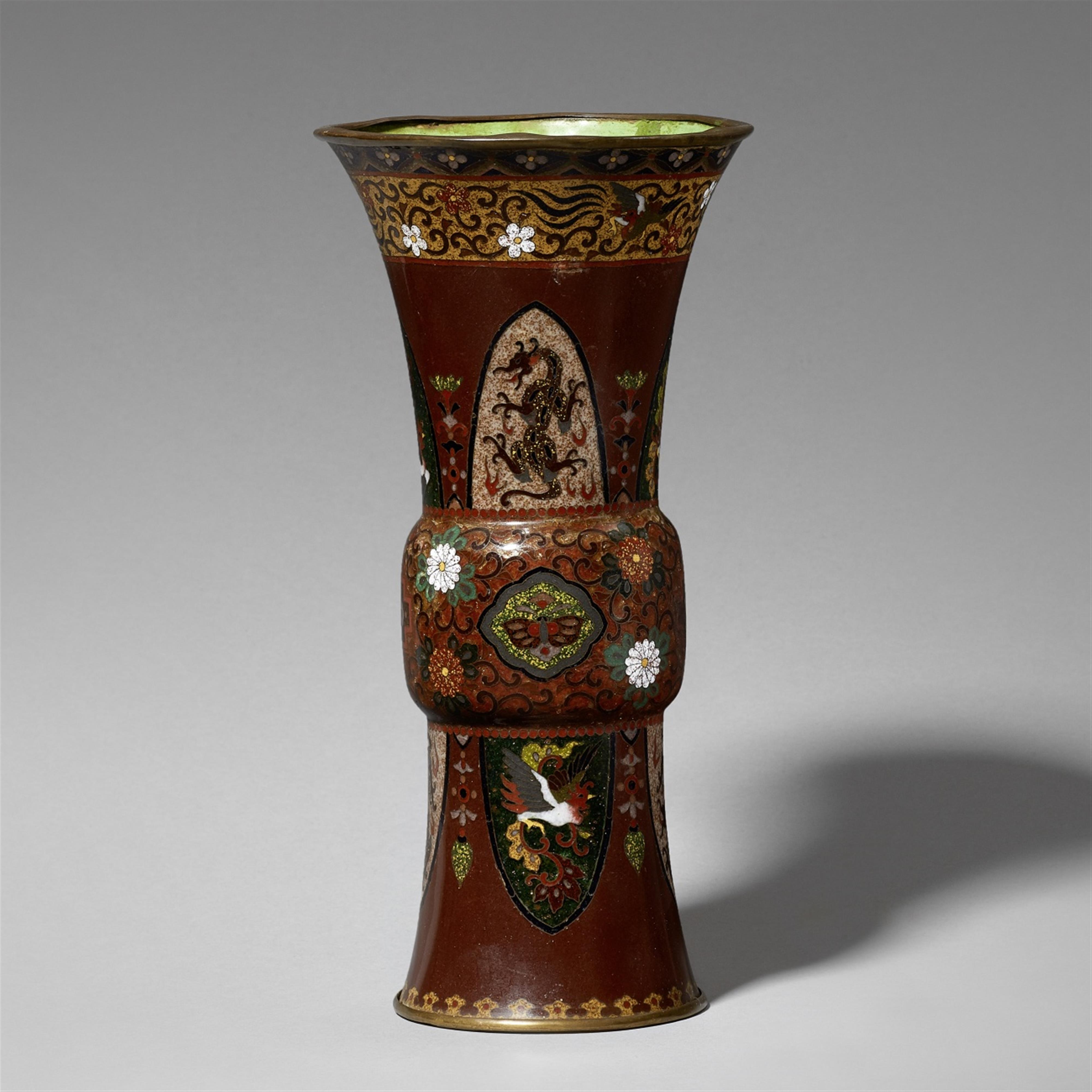 Braungrundige Vase. Email cloisonné. Spätes 19. Jh. - image-1