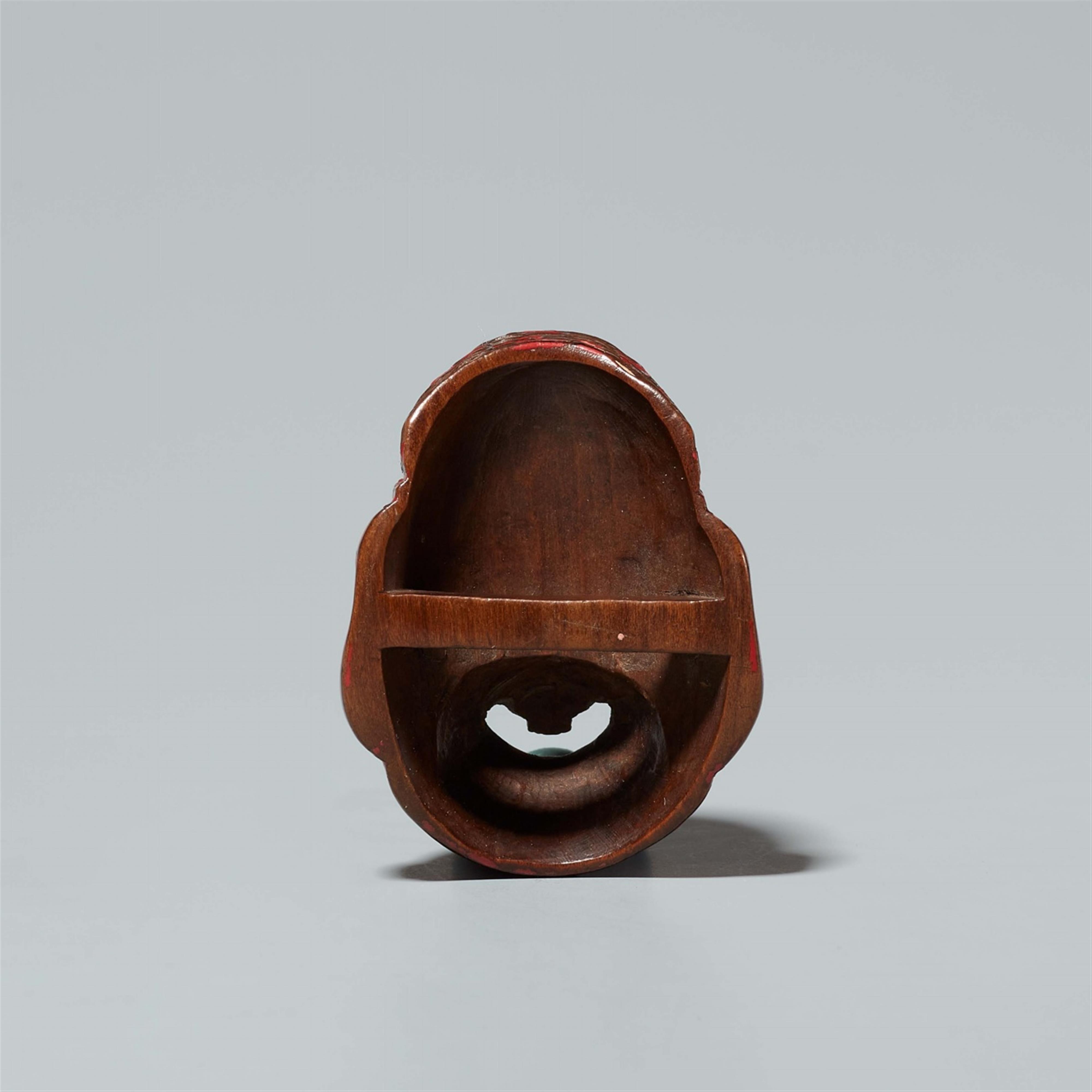 A wood mask netsuke. 19th century - image-2